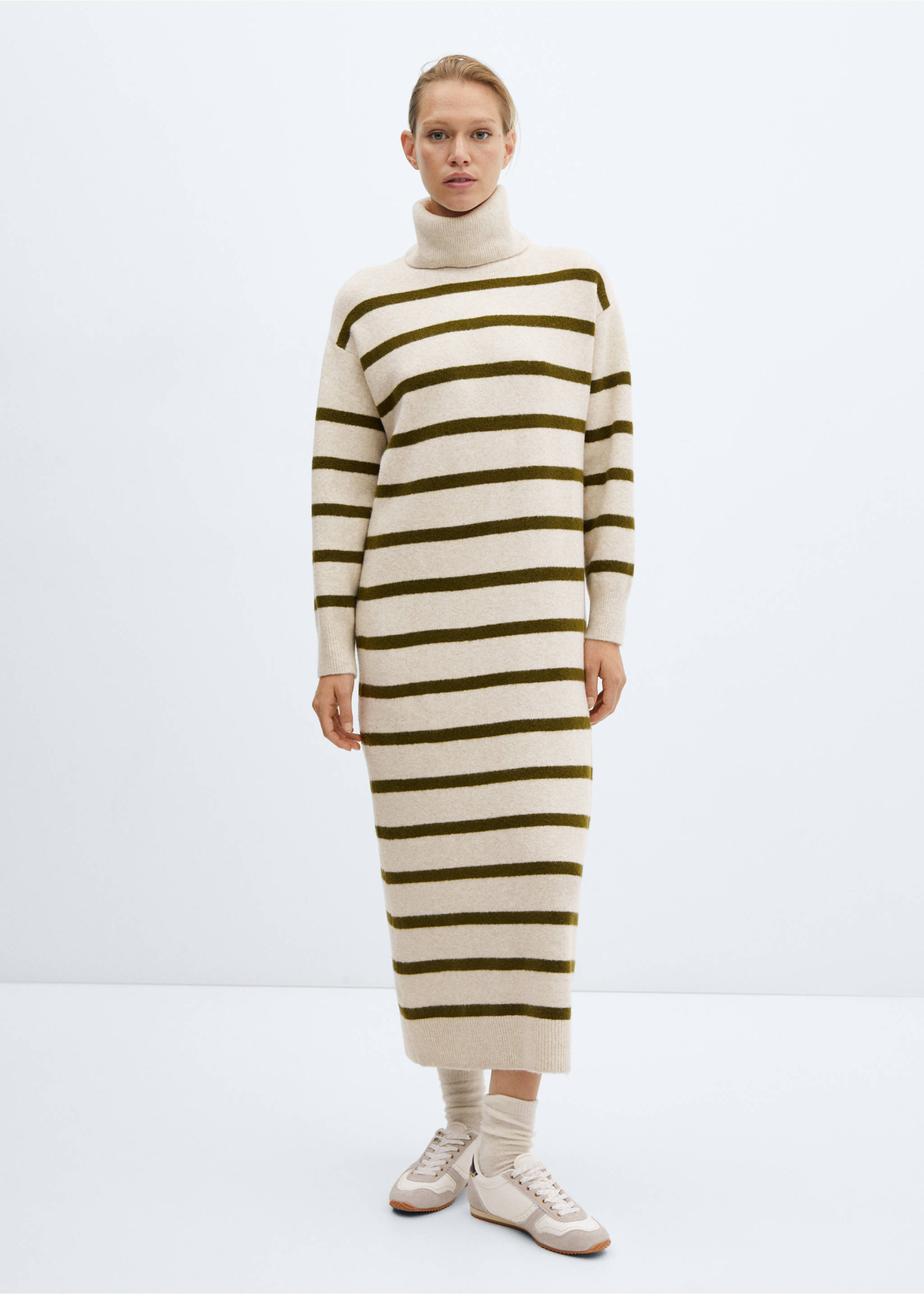 Knitted turtleneck dress - General plane, Khaki. Ref: 57079101-00.