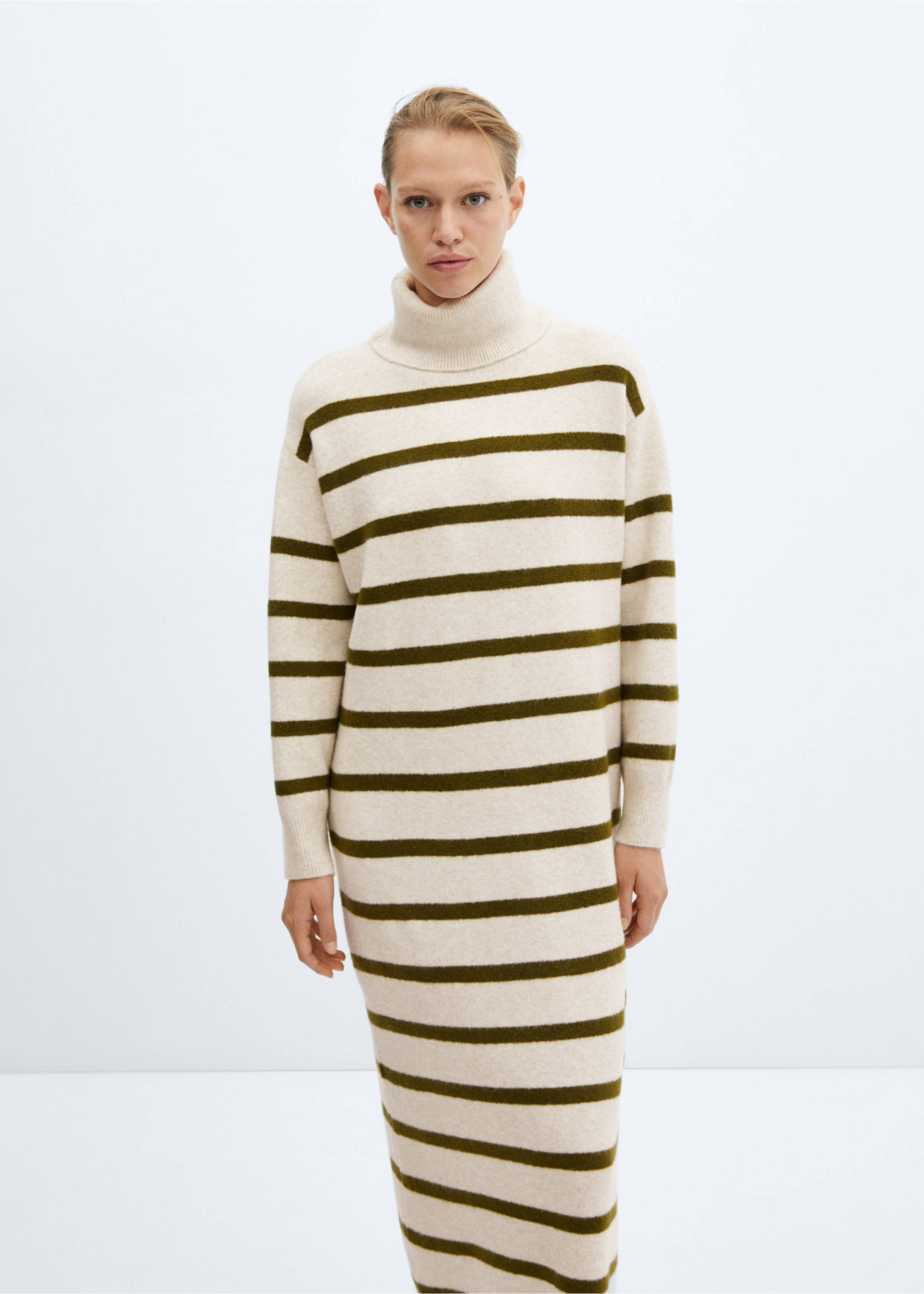 Knitted turtleneck dress - Medium plane, Khaki. Ref: 57079101-00.
