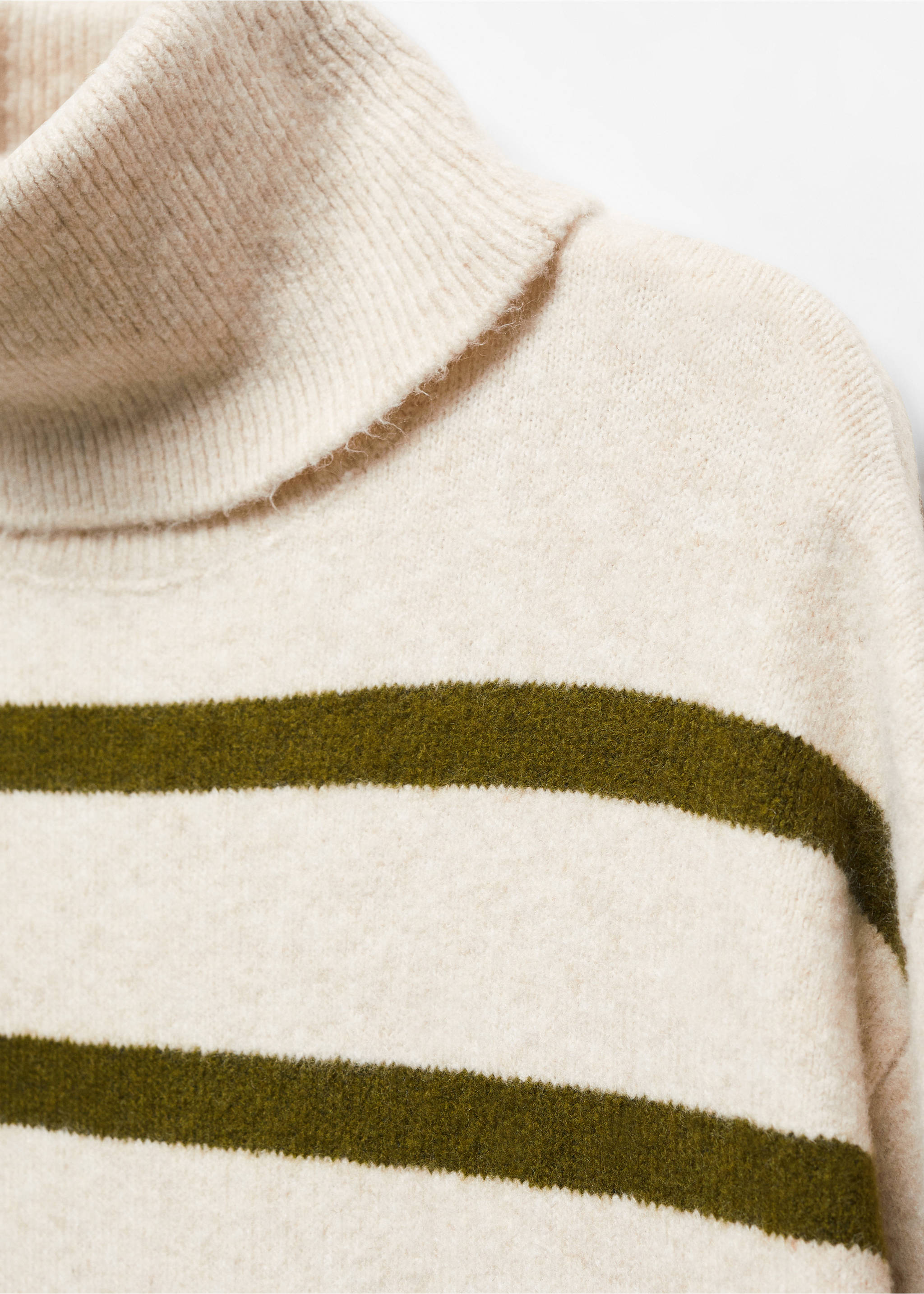 Knitted turtleneck dress - Details of the article 8, Khaki. Ref: 57079101-00.
