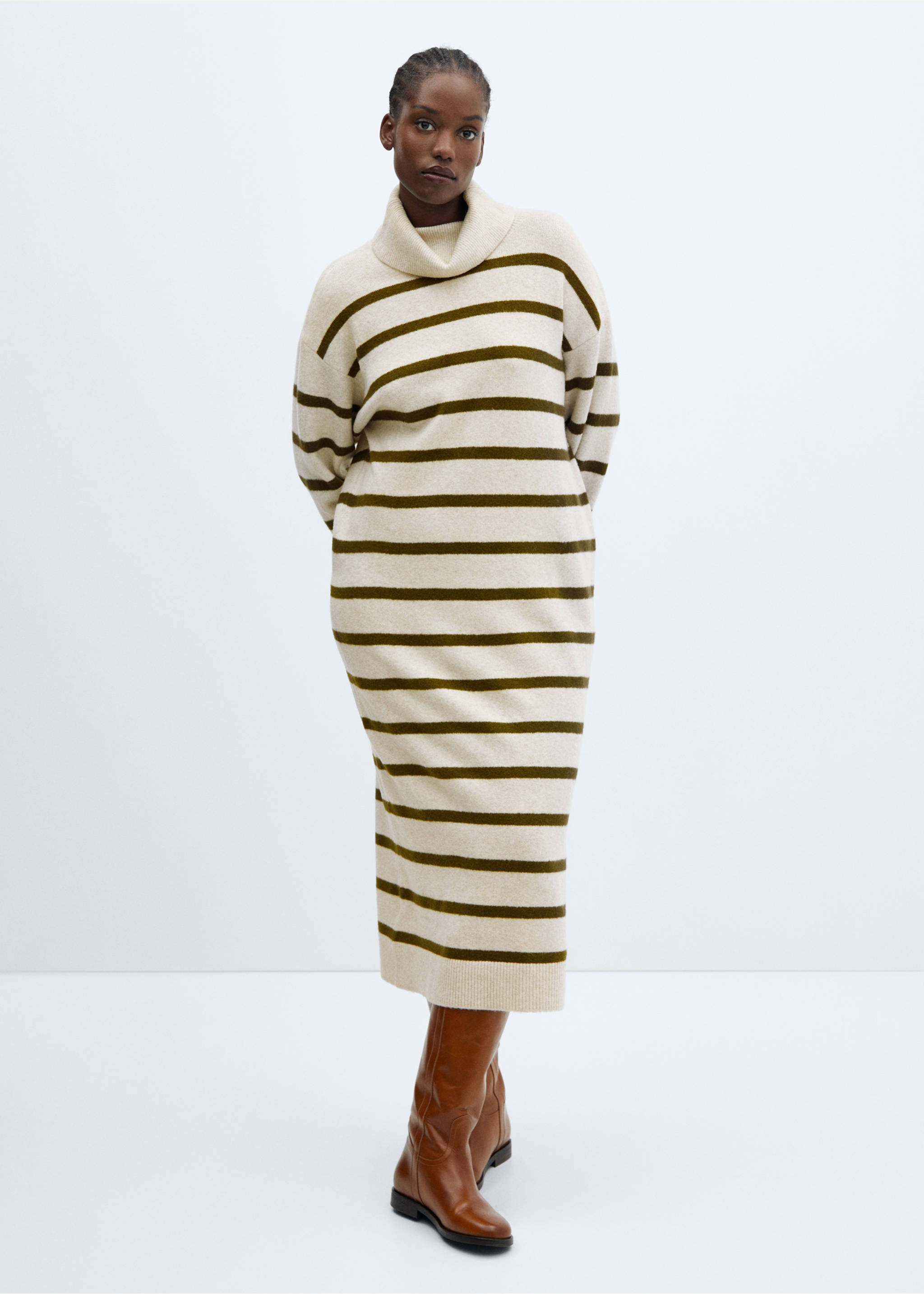 Knitted turtleneck dress - Details of the article 3, Khaki. Ref: 57079101-00.