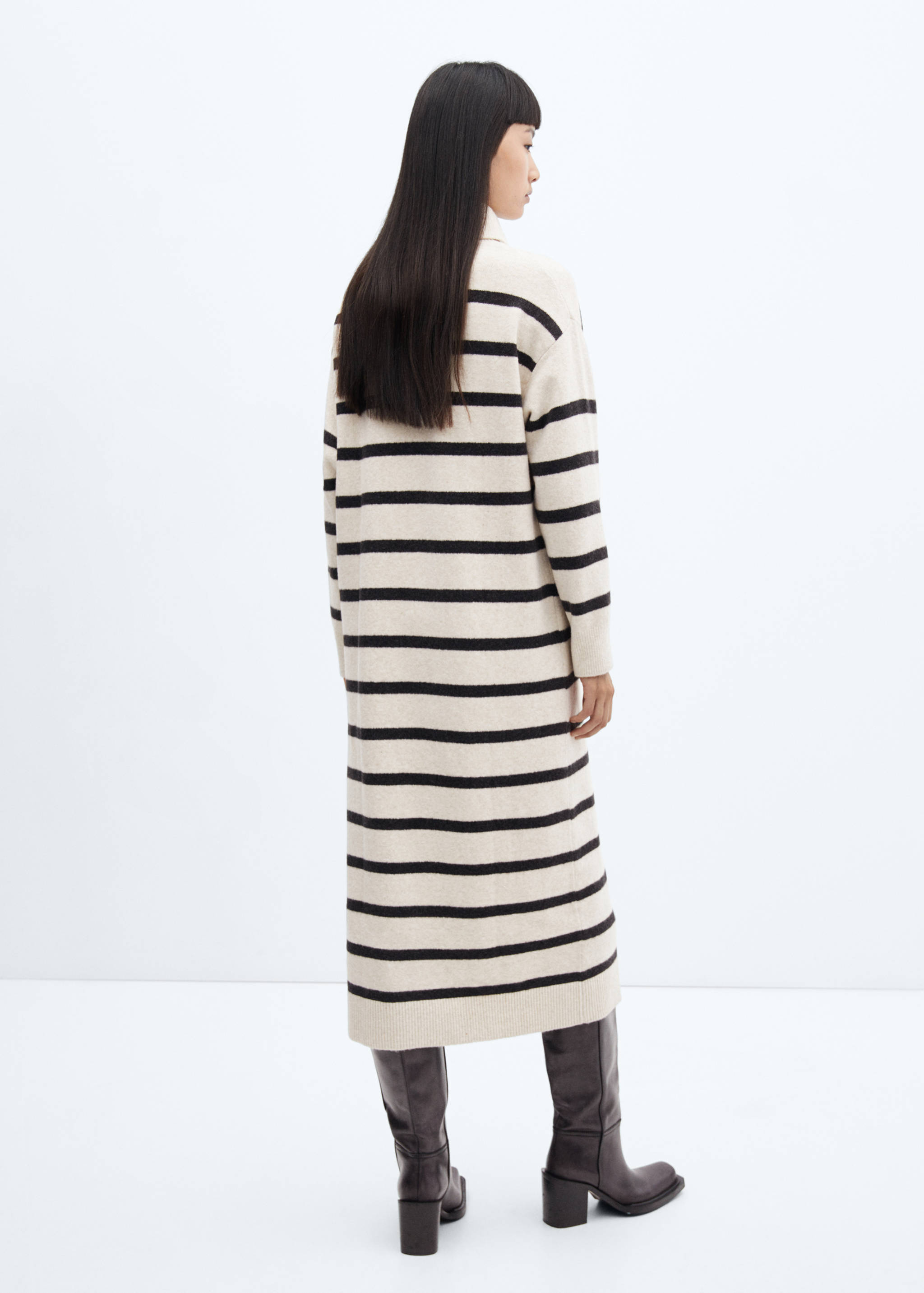 Knitted turtleneck dress - Reverse of the article