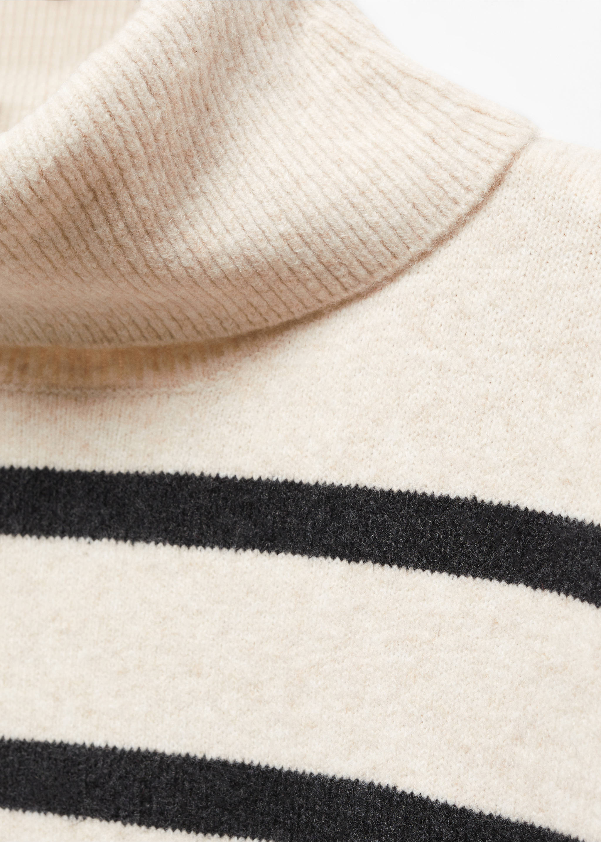 Knitted turtleneck dress - Details of the article 8, Charcoal. Ref: 57079101-00.