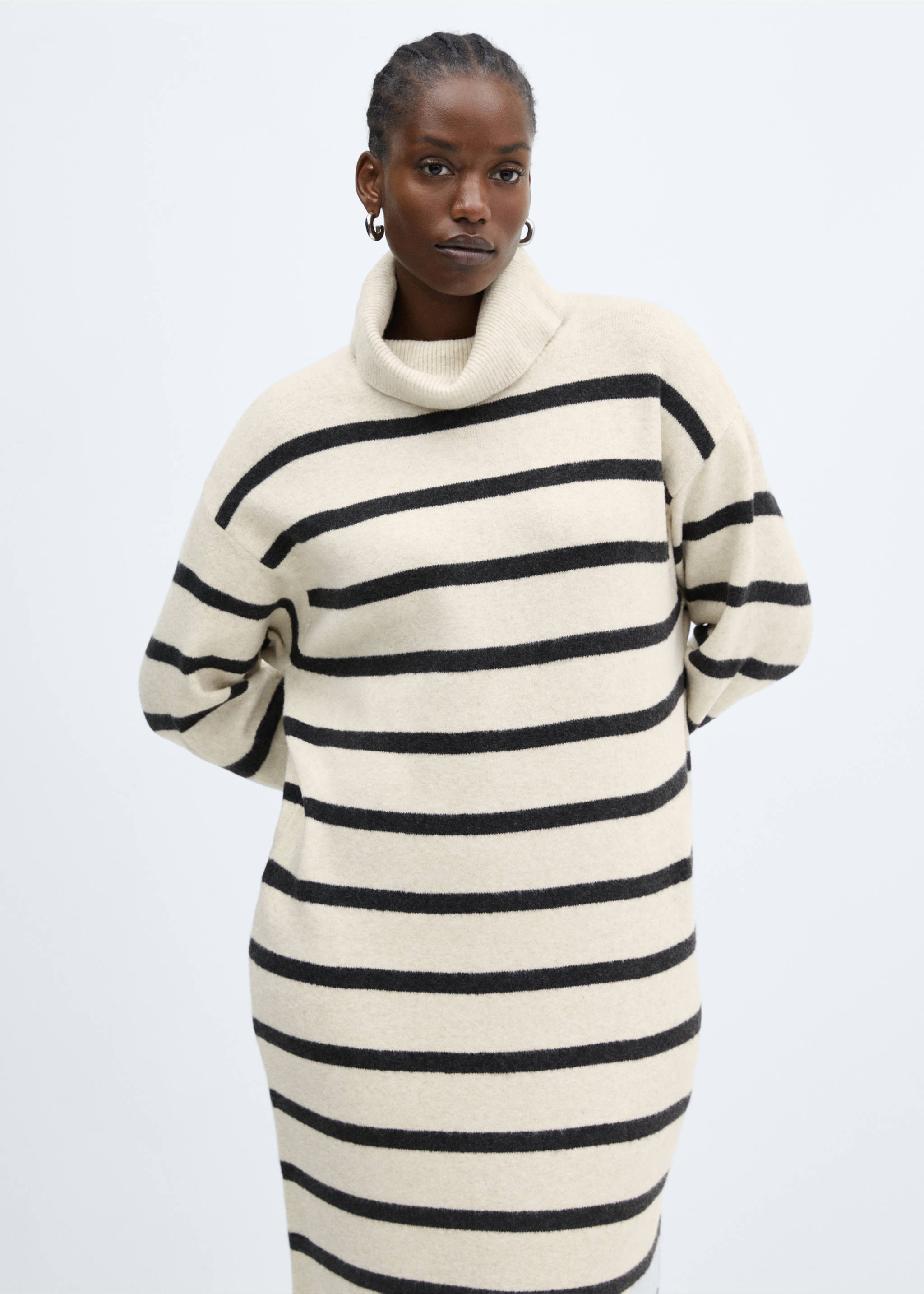 Knitted turtleneck dress - Details of the article 5, Charcoal. Ref: 57079101-00.