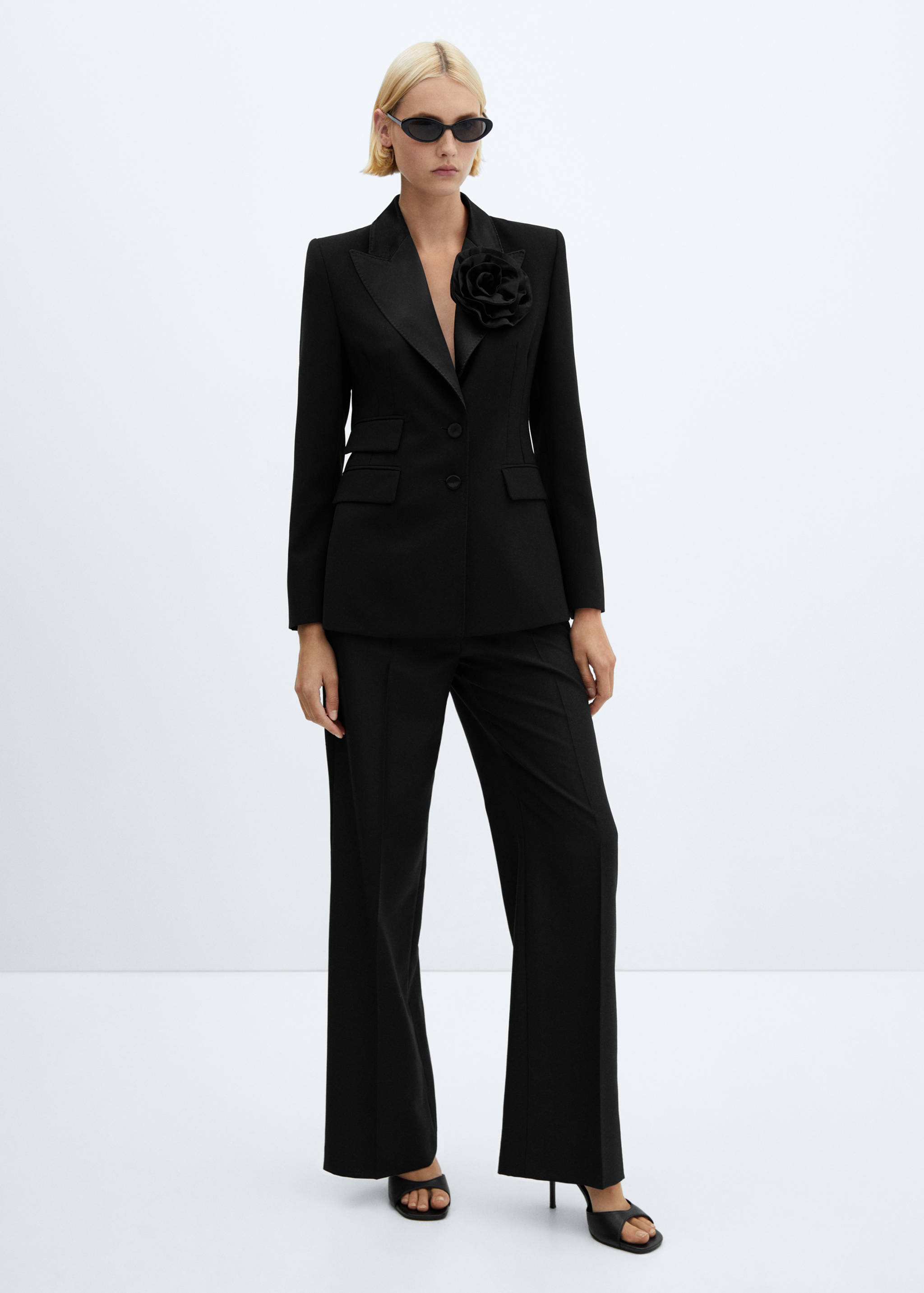 Satin jacket with lapels and maxi-flower - General plane