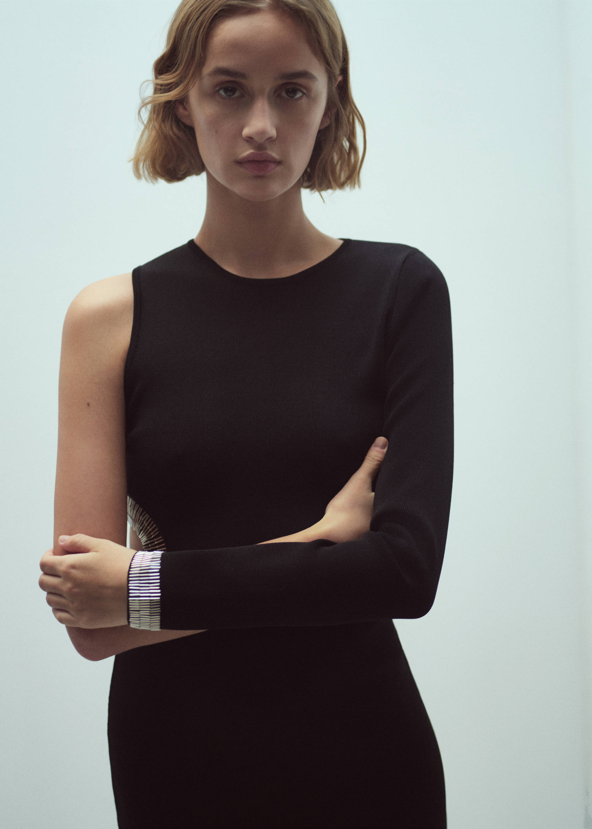 Asymmetrical dress with side slit - Medium plane