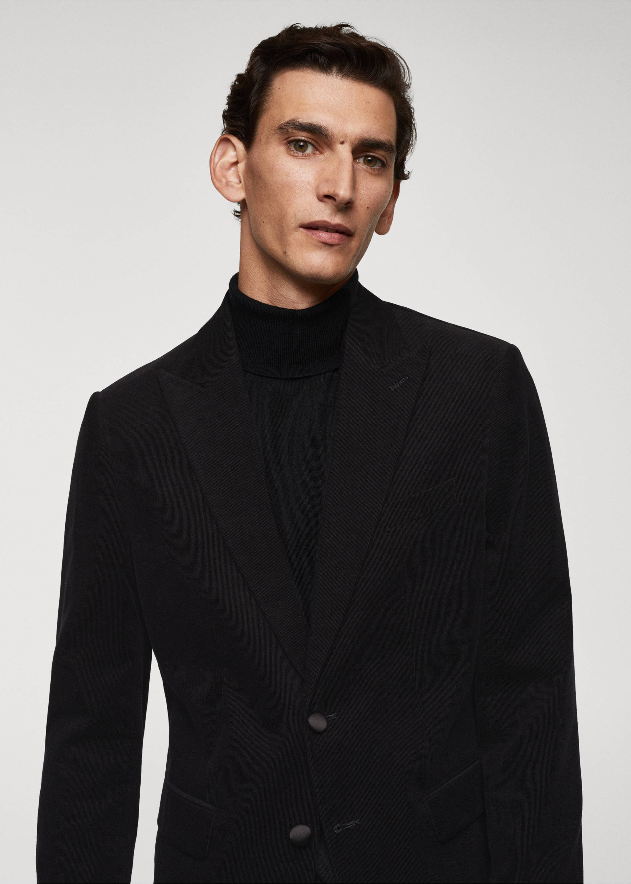 Americana slim fit pana - Detalle del artículo 1, Negro. Ref: 57079404-00.