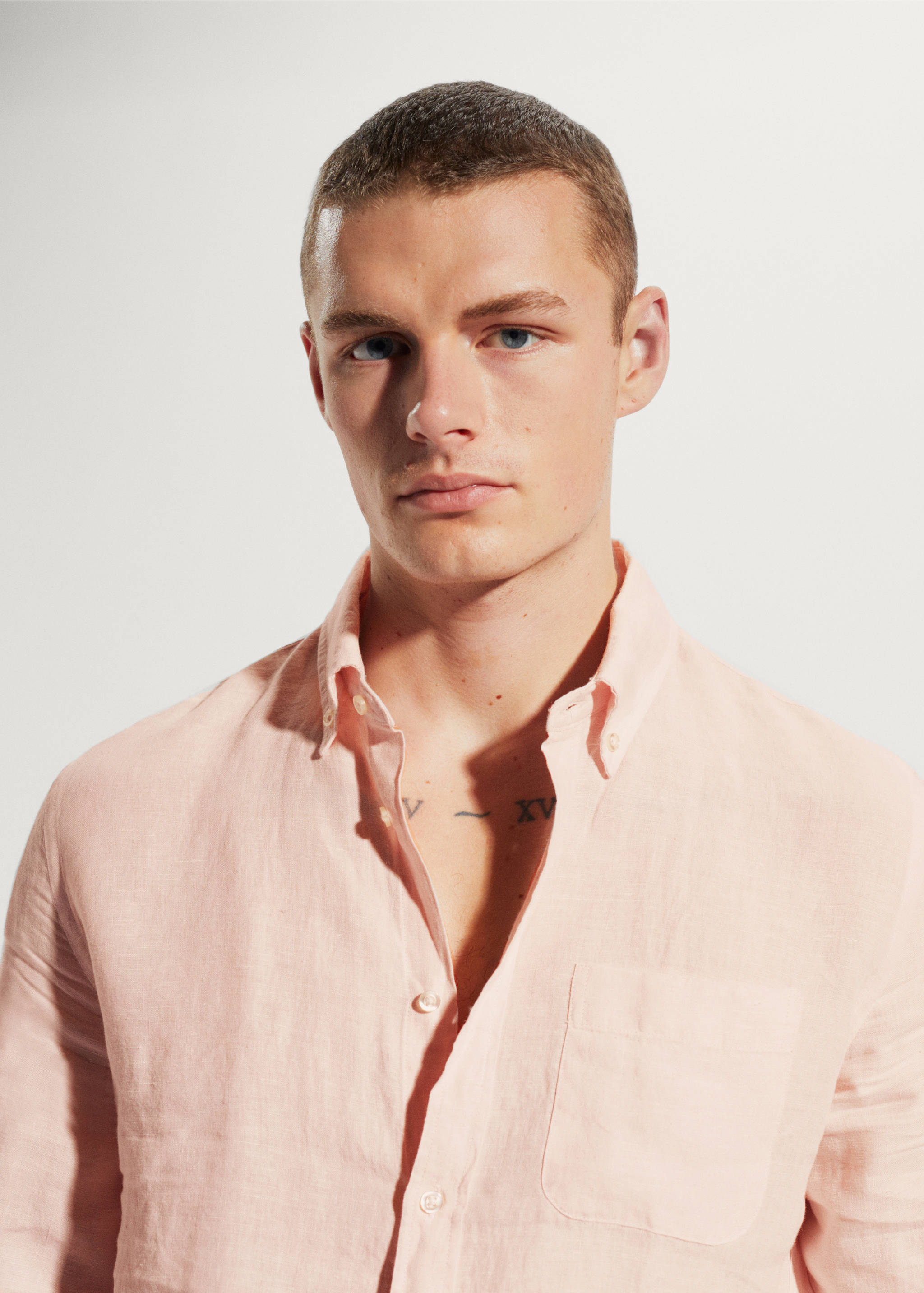 100% linen slim-fit shirt - Details of the article 1