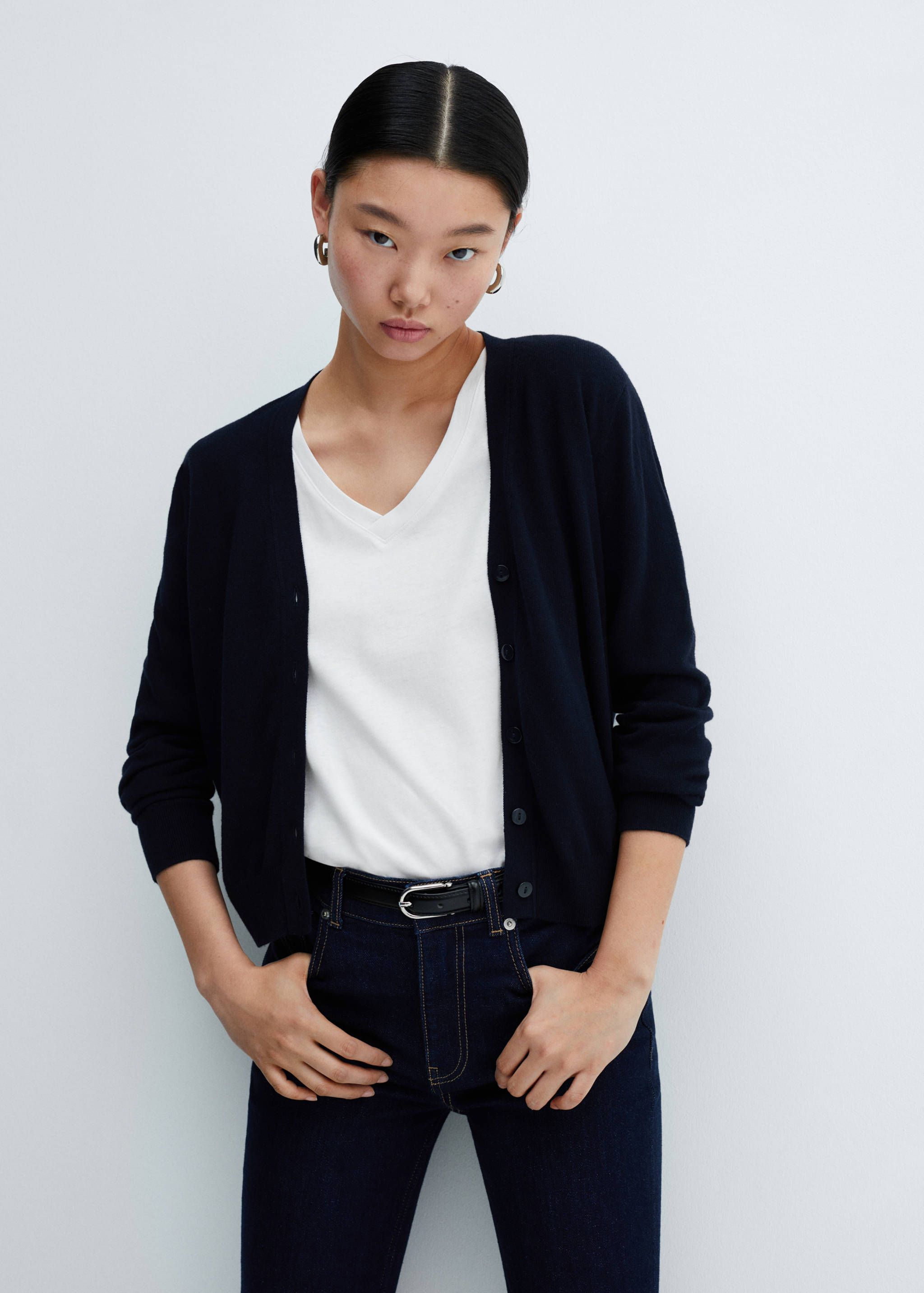 V-neck cotton T-shirt - Details of the article 2