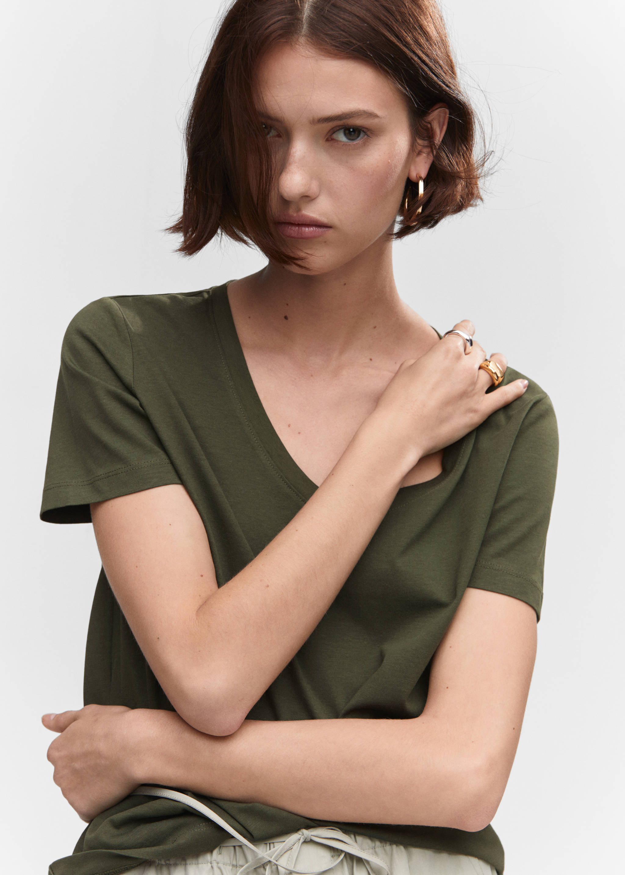 V-neck cotton T-shirt - Details of the article 1