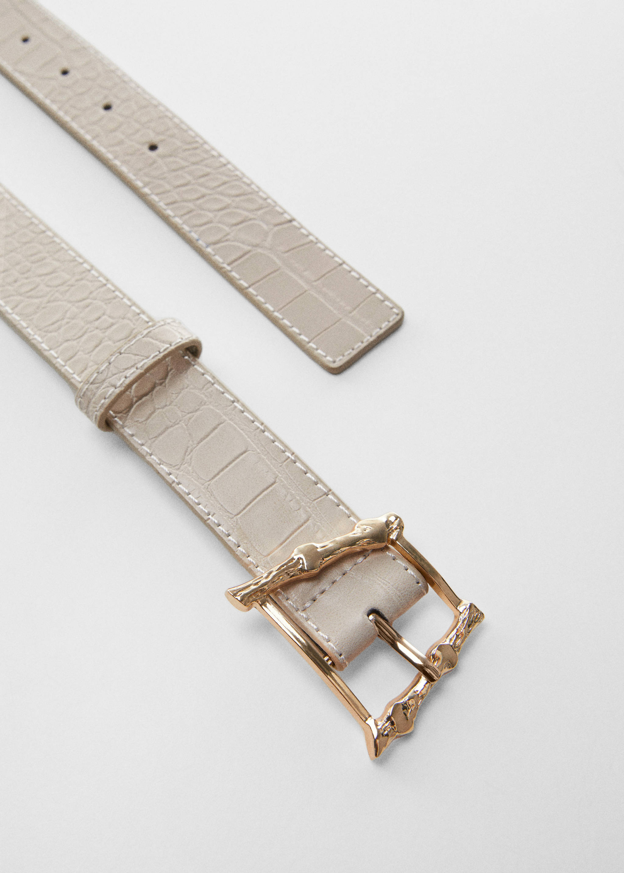 Embossed buckle croc-effect belt - Details of the article 1