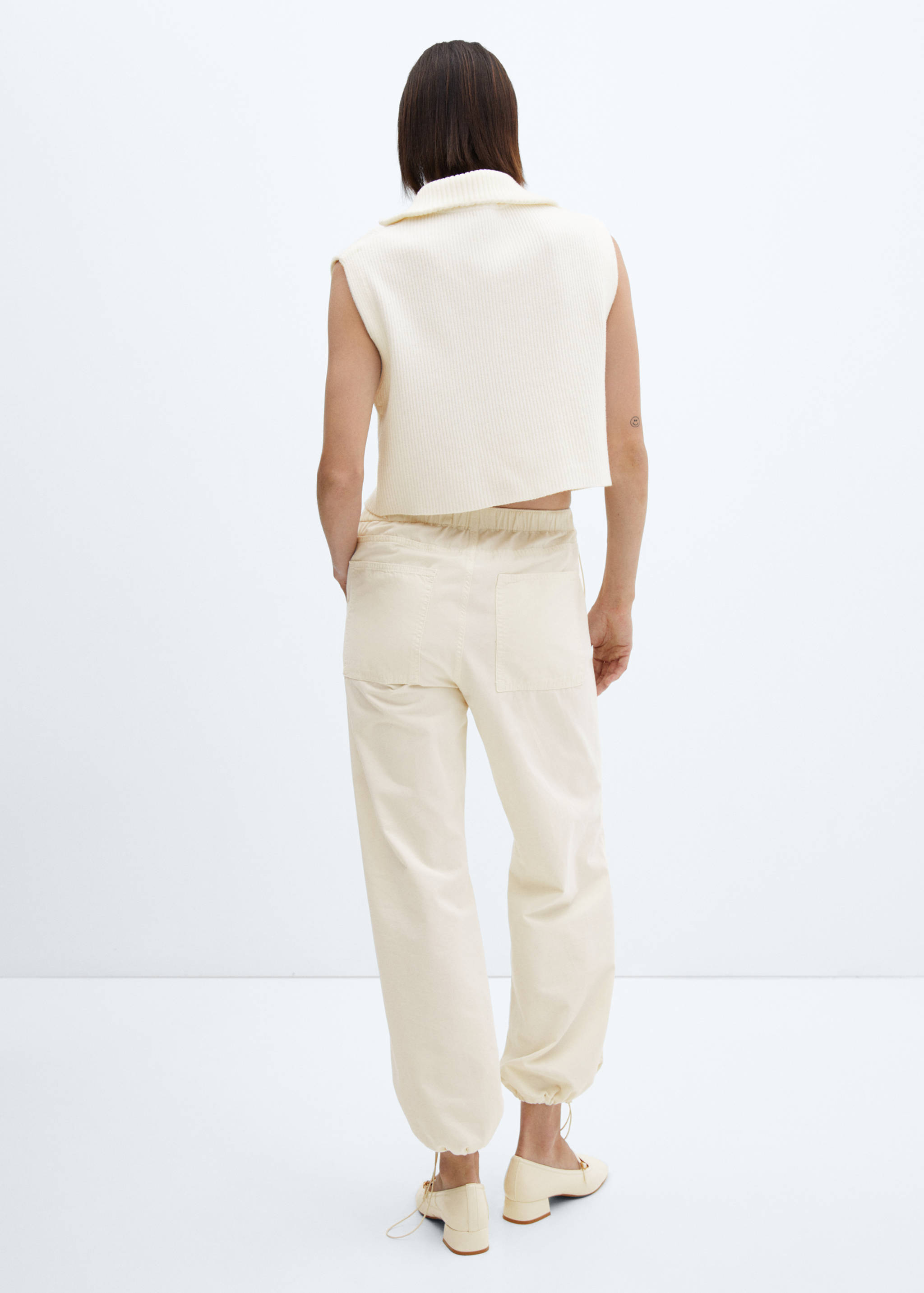 Parachute trousers - Reverse of the article