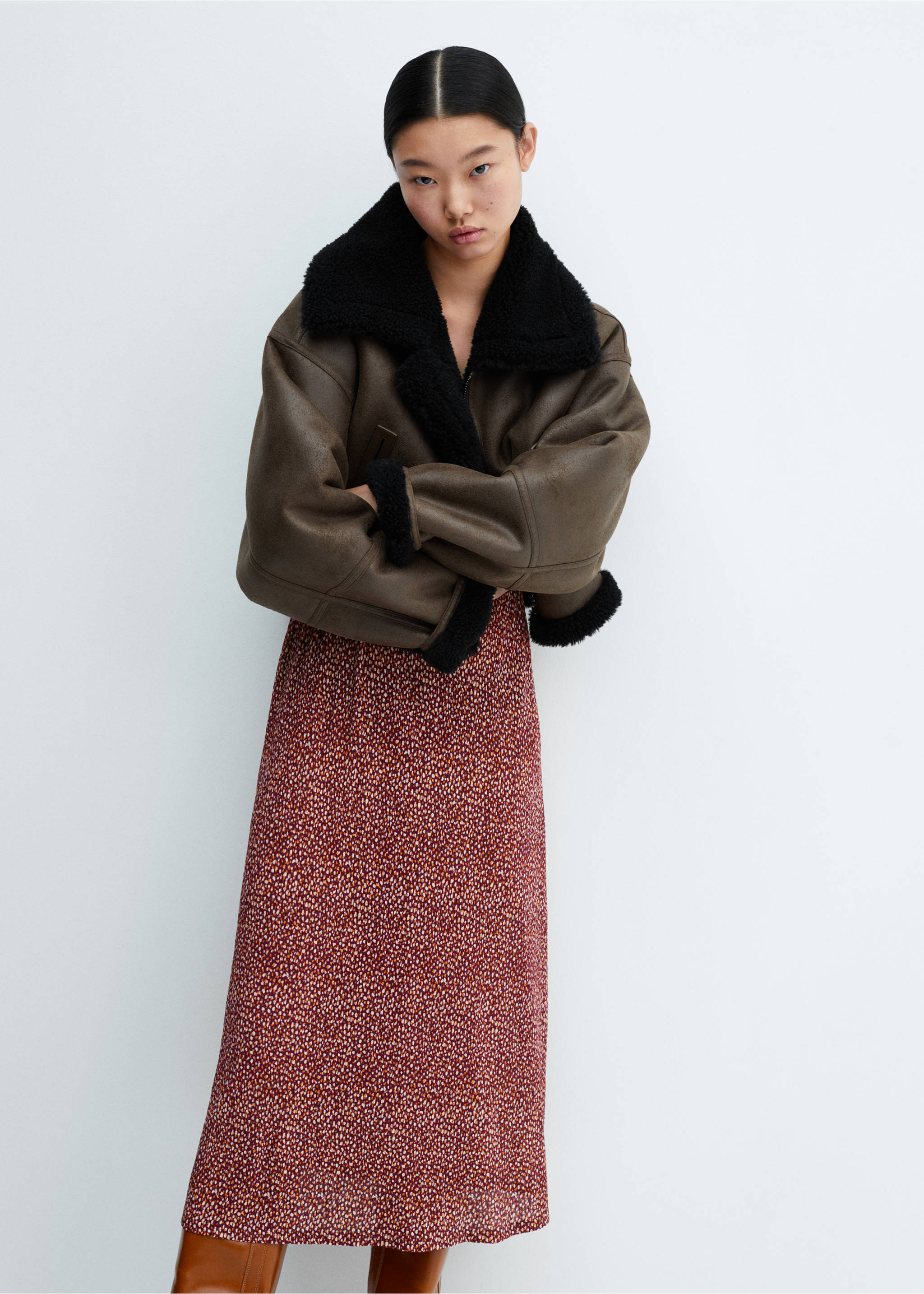 Printed textured dress - Details of the article 2, Maroon. Ref: 57083799-00.