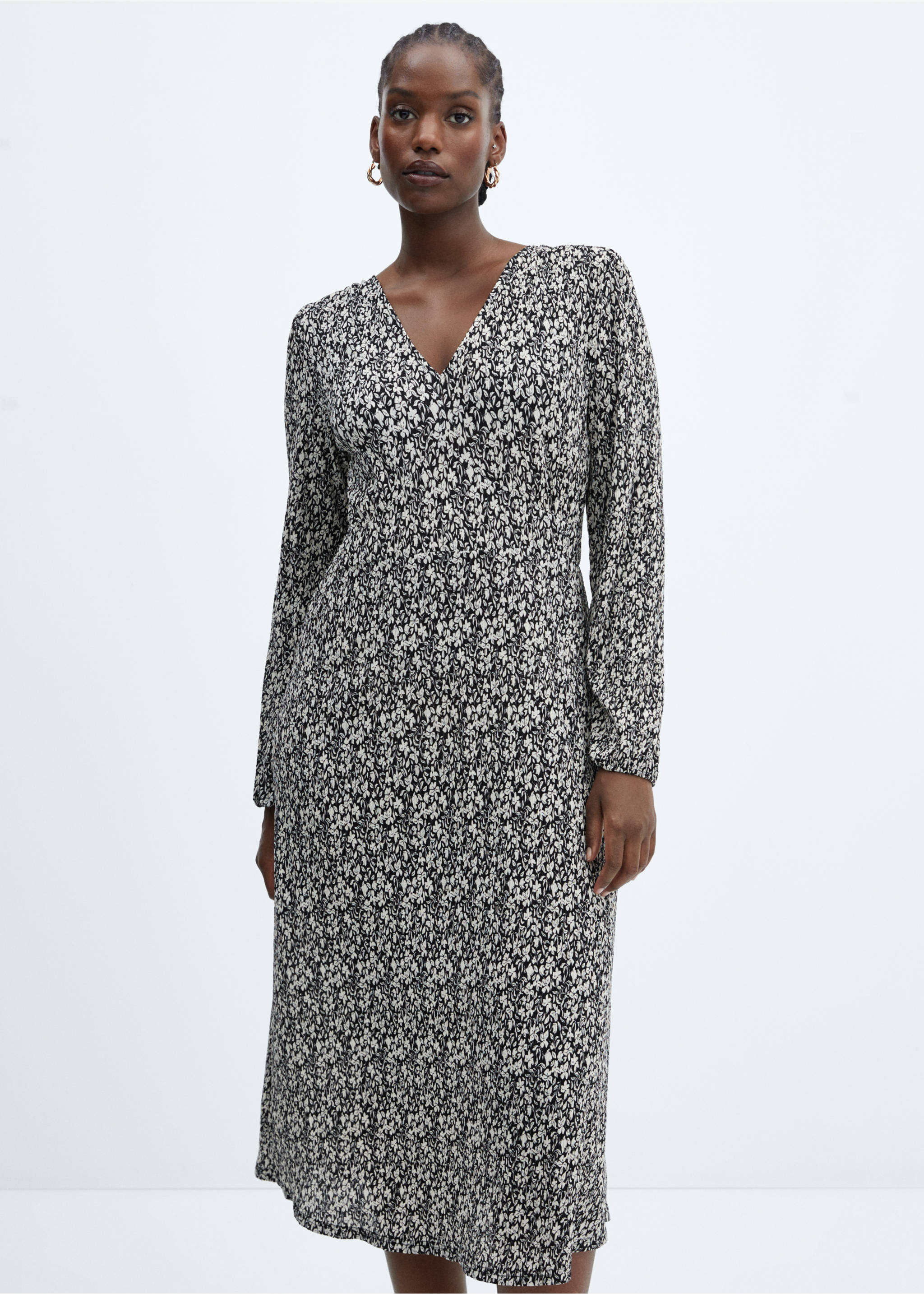 Printed textured dress - Details of the article 5, Black. Ref: 57083799-00.