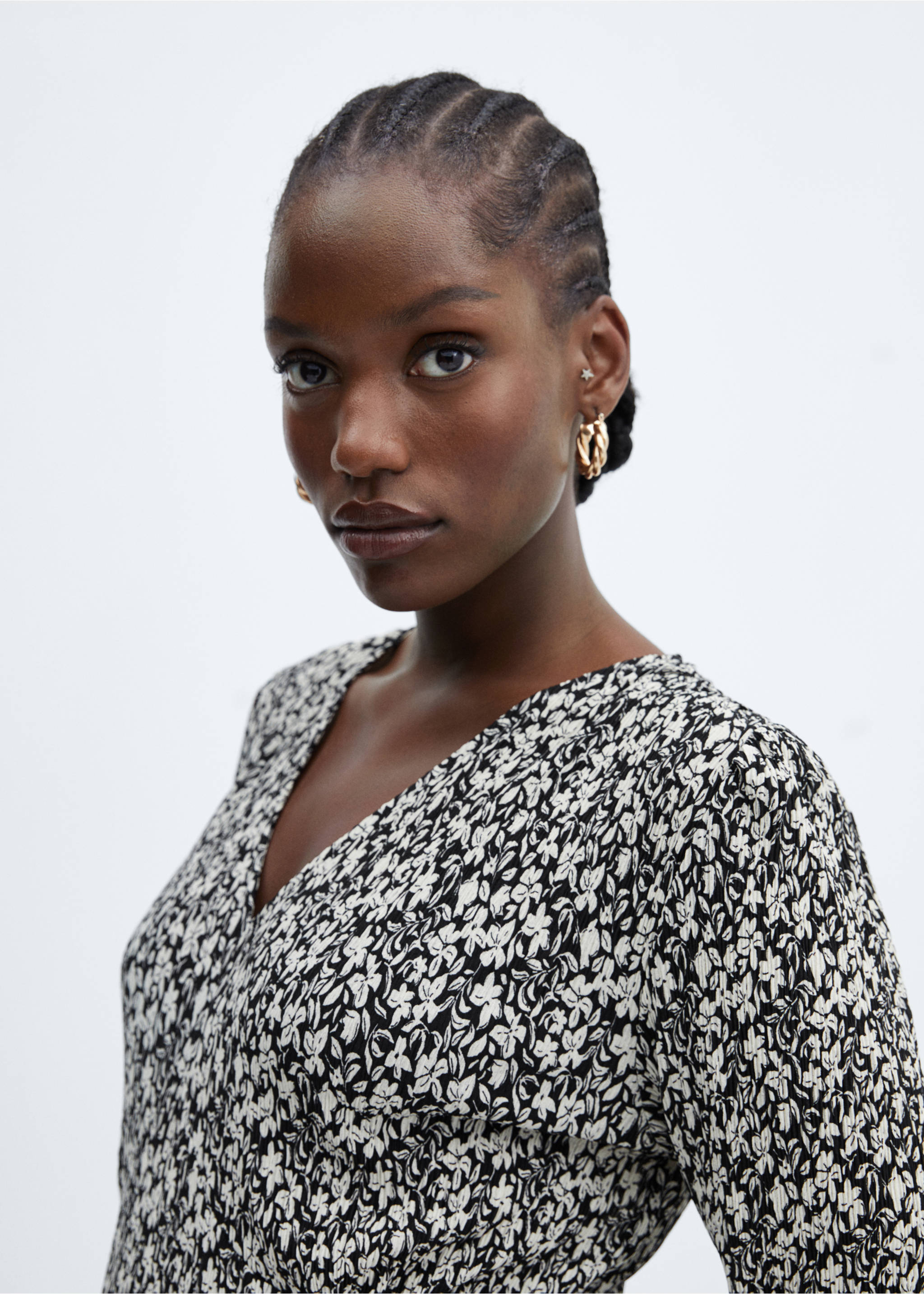 Printed textured dress - Details of the article 4, Black. Ref: 57083799-00.