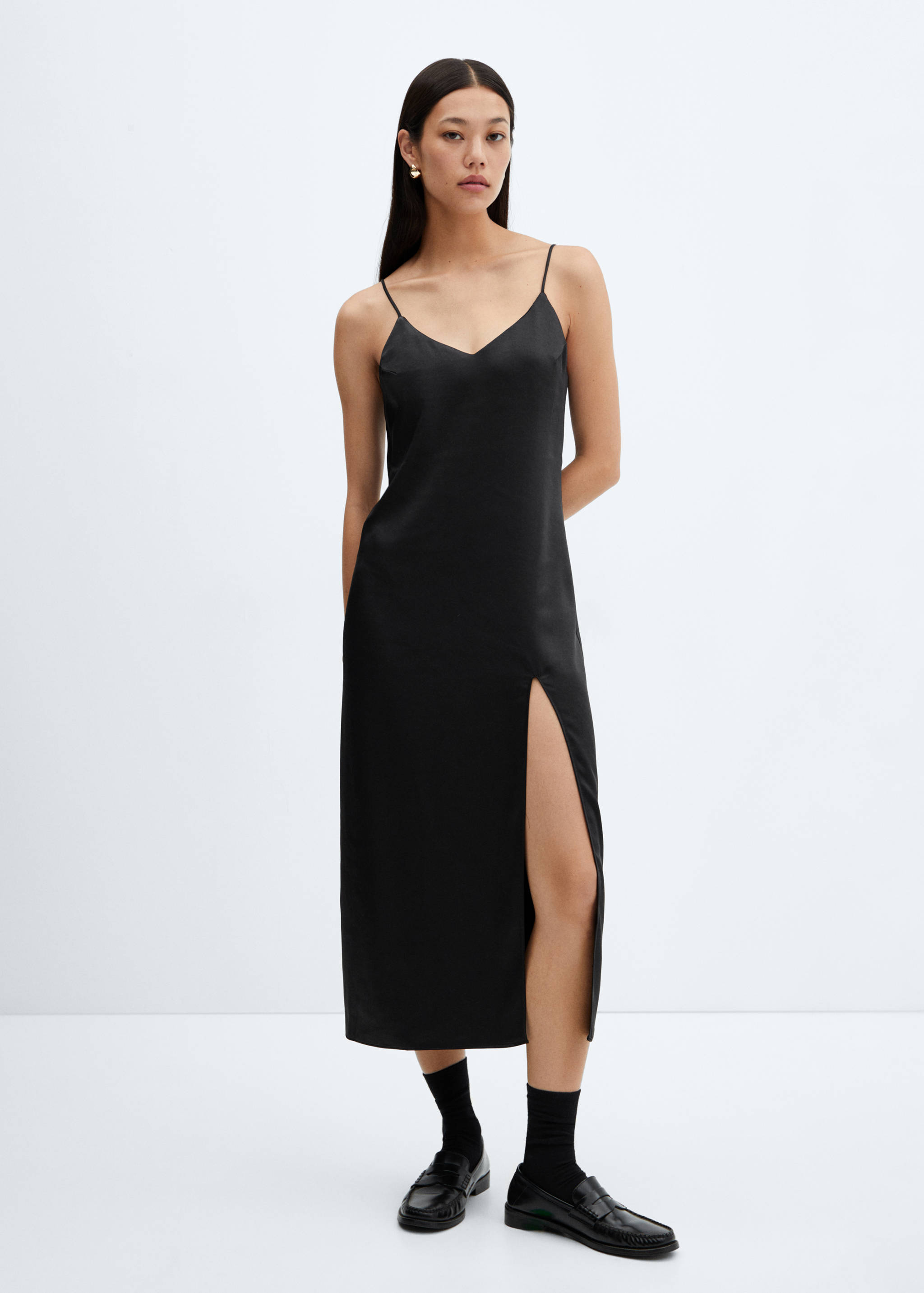 Side-slit satin dress - General plane