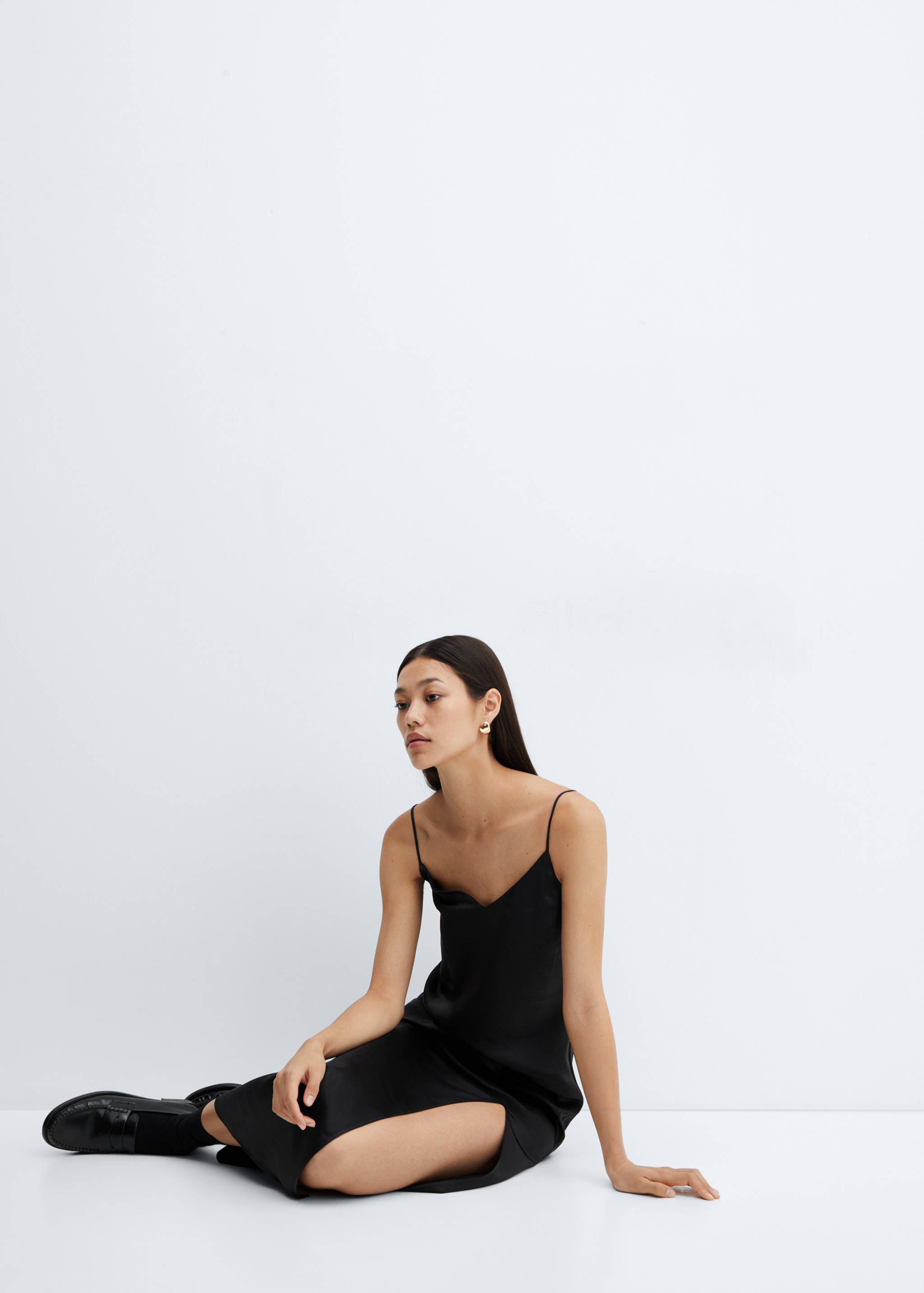 Side-slit satin dress - Details of the article 2