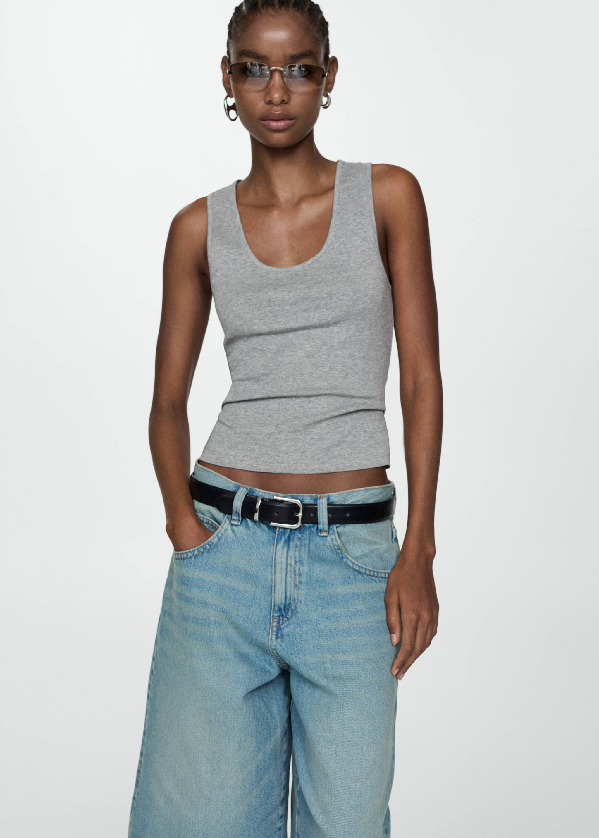 Top punto tirantes anchos - Plano medio