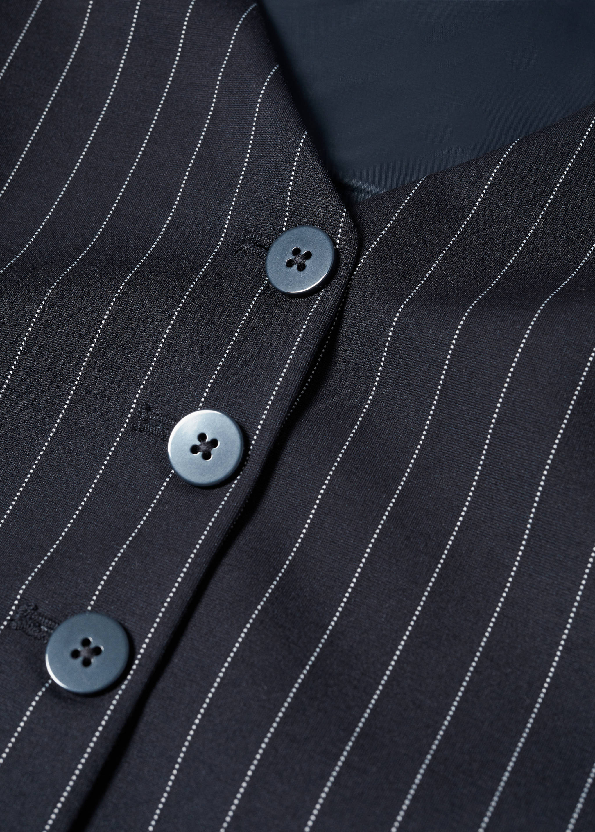 Cropped waistcoat with buttons - Details of the article 8