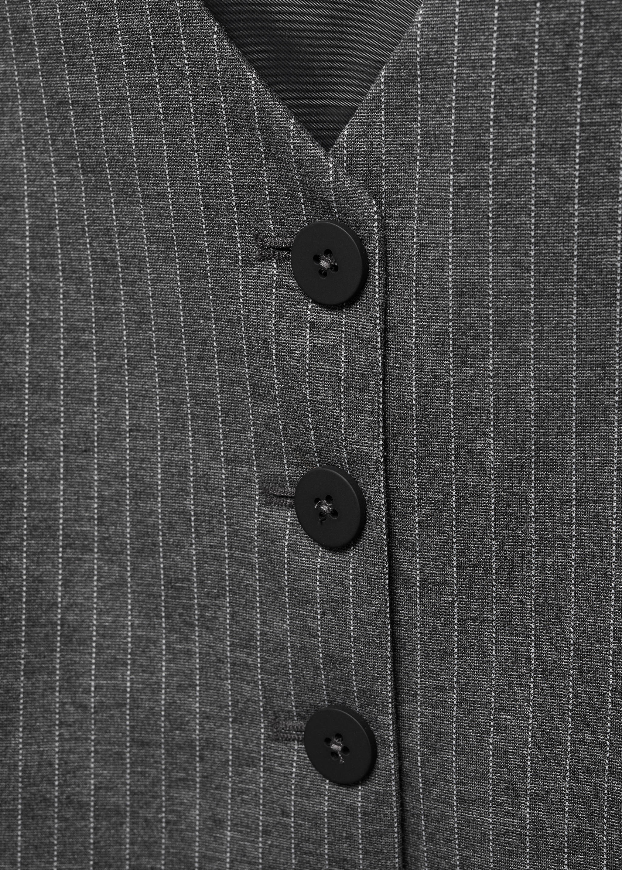 Cropped waistcoat with buttons - Details of the article 8