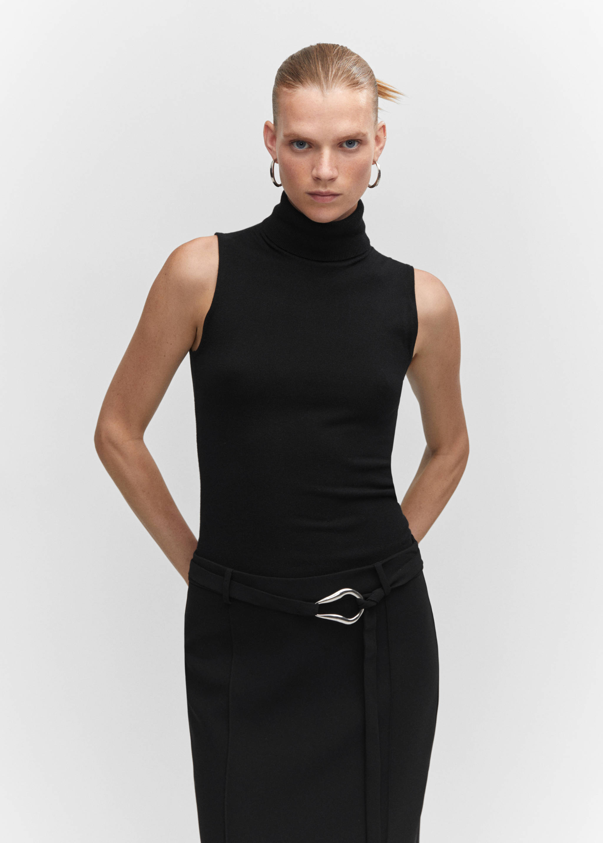 开衩和腰带短裙 - null