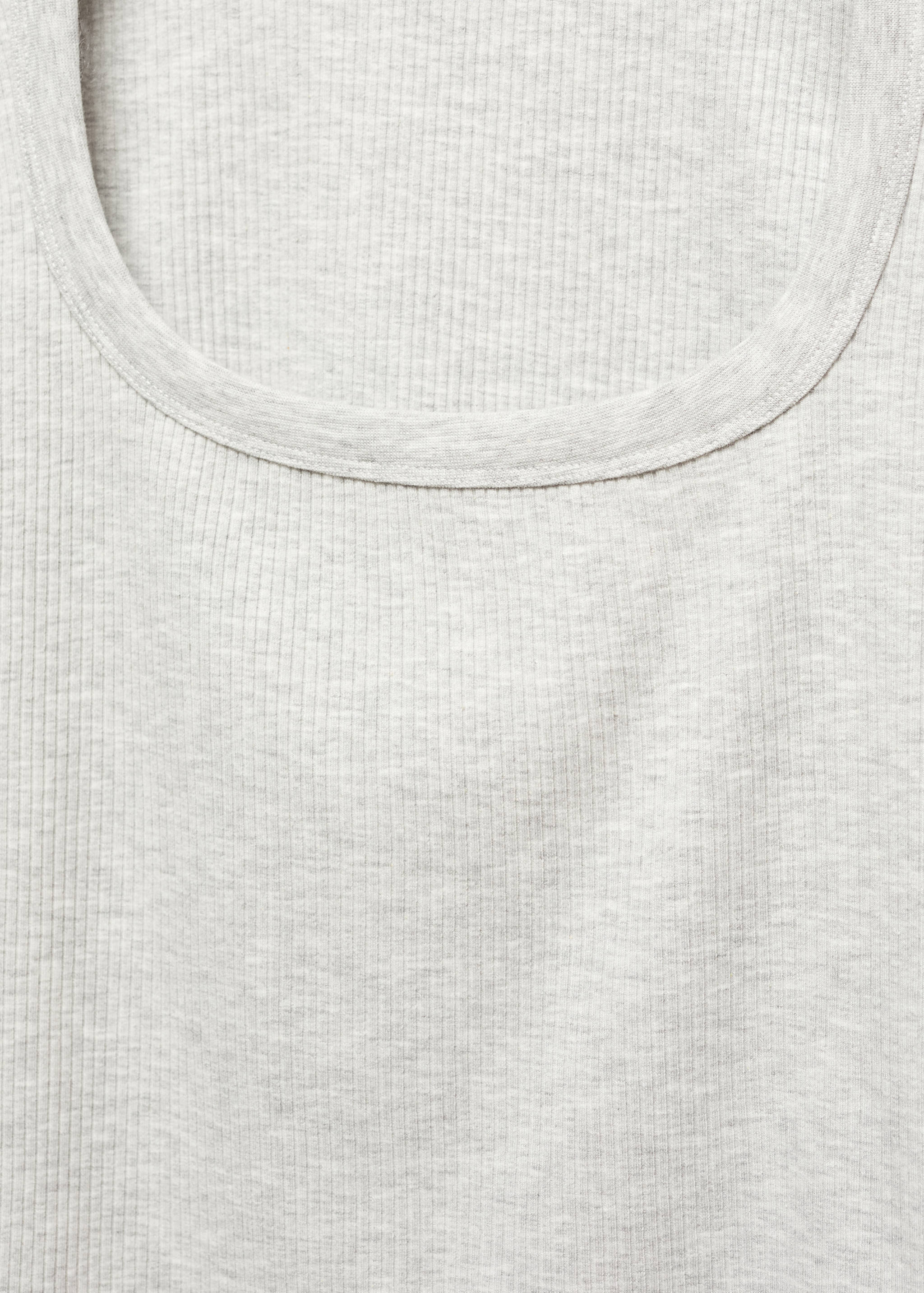 T-shirt décolleté plongeant - Détail de l'article 8