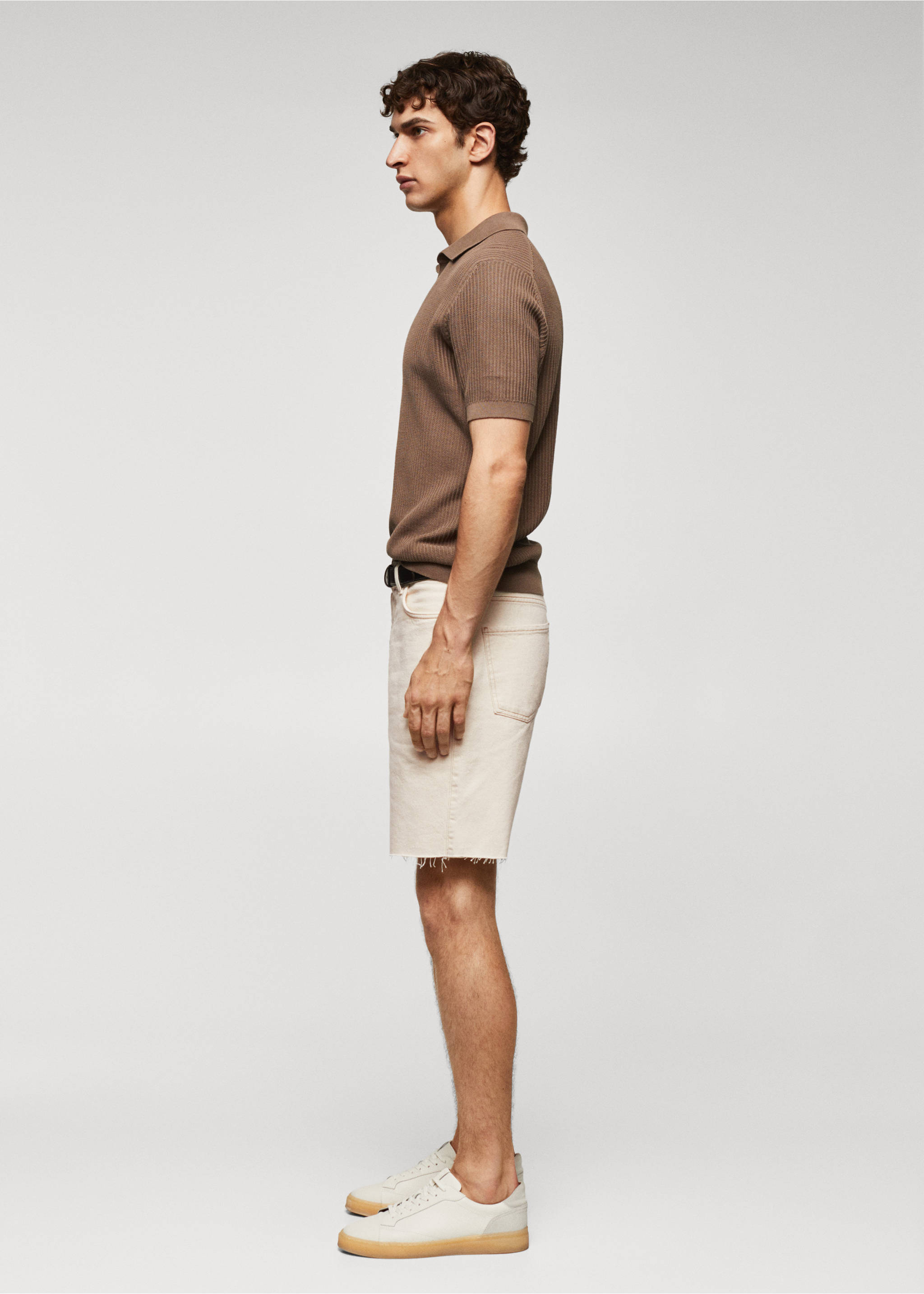 Regular-fit denim shorts - Details of the article 2, Ecru. Ref: 57084398-00.