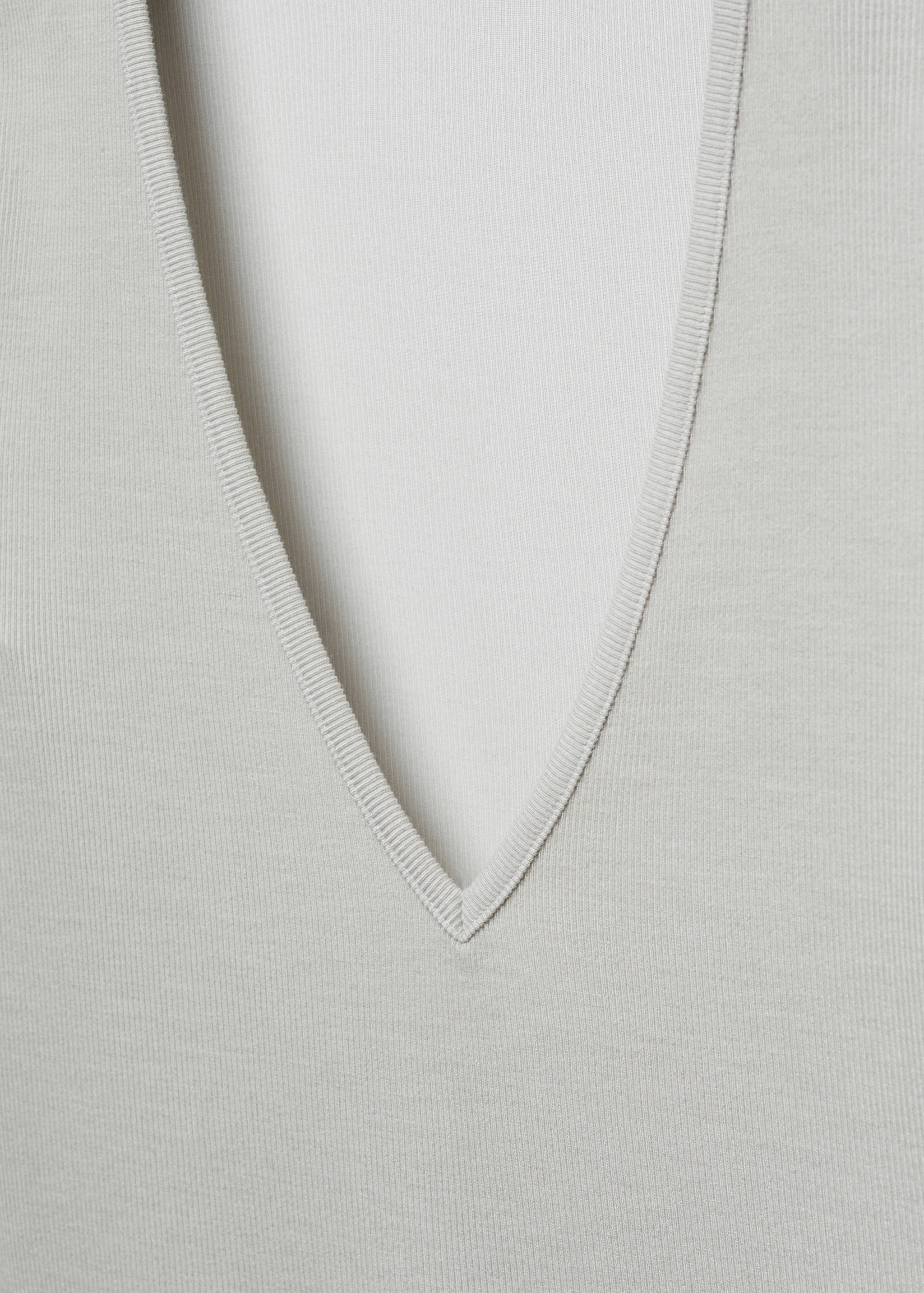 Body col V - Détail de l'article 8