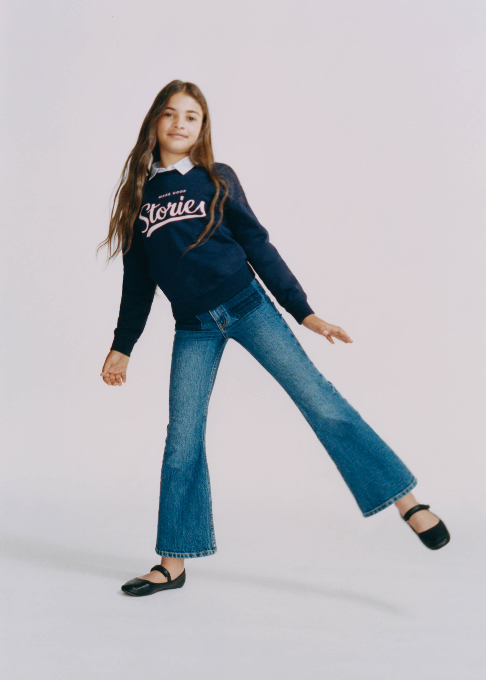 Flared jeans with pocket - Details of the article 5