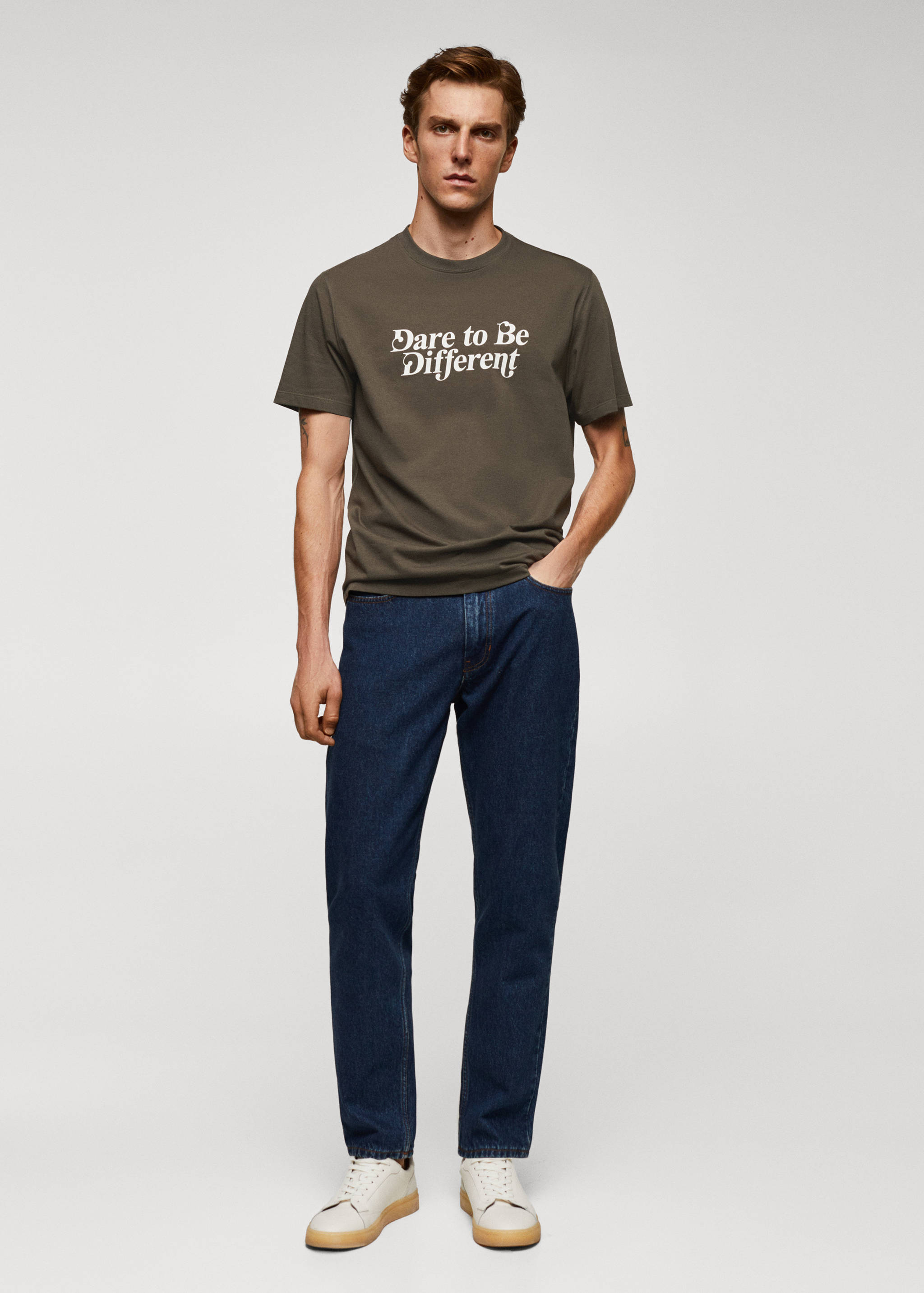 T-shirt de 100% algodão com estampado no peito - Plano geral