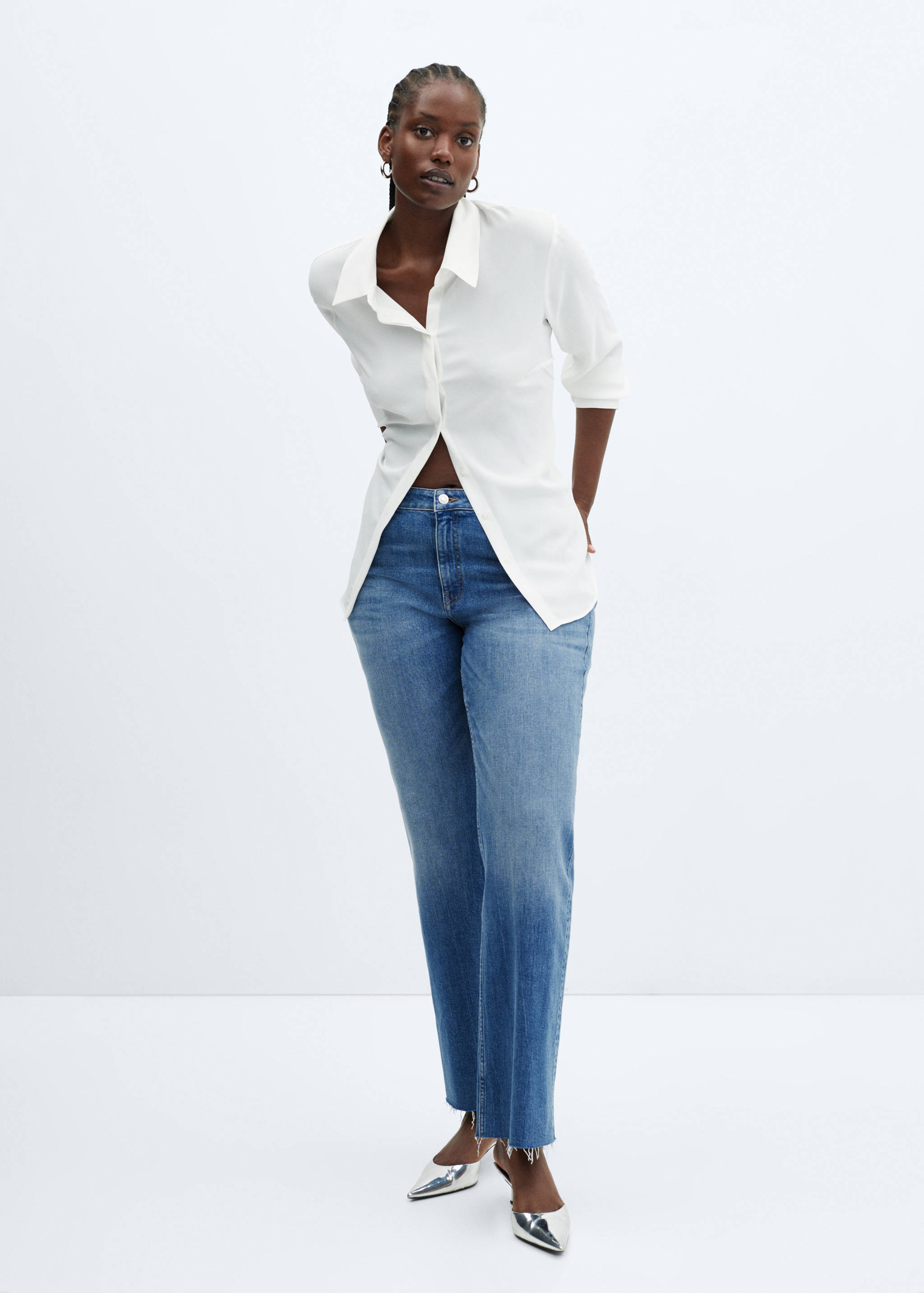 Medium-rise flared jeans - Details of the article 3