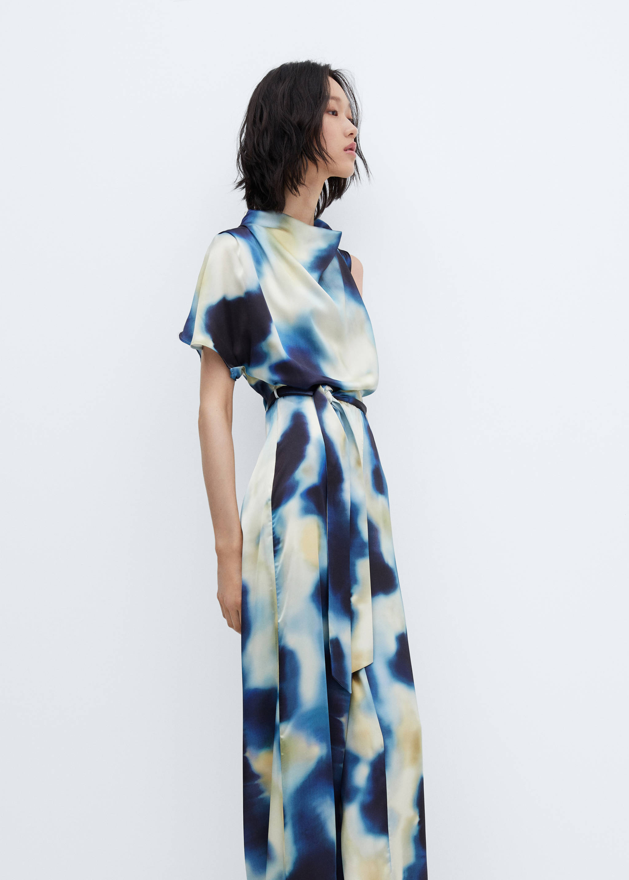 Satin jumpsuit with draped neckline - Medium plane