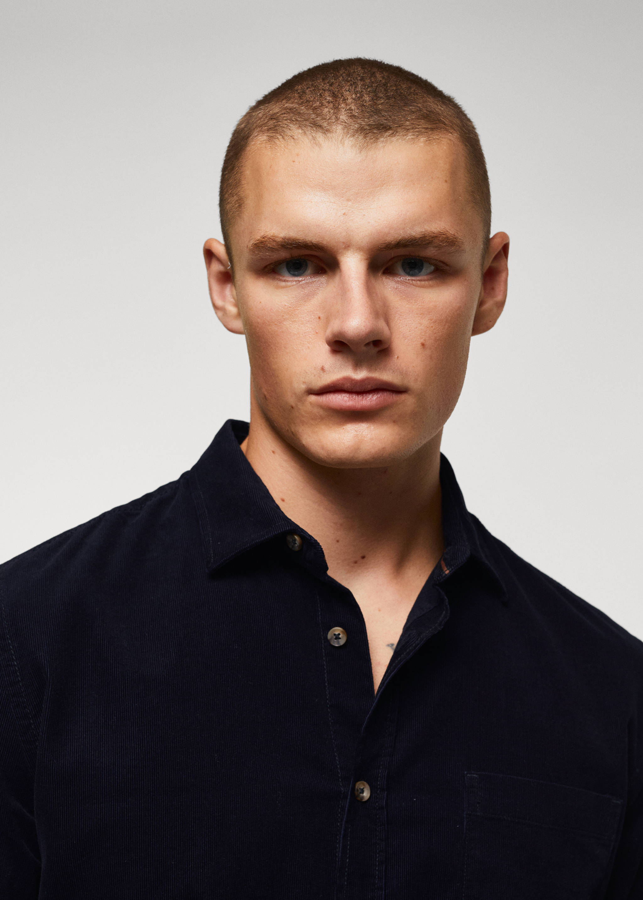 Regular fit micro corduroy shirt - Details of the article 2