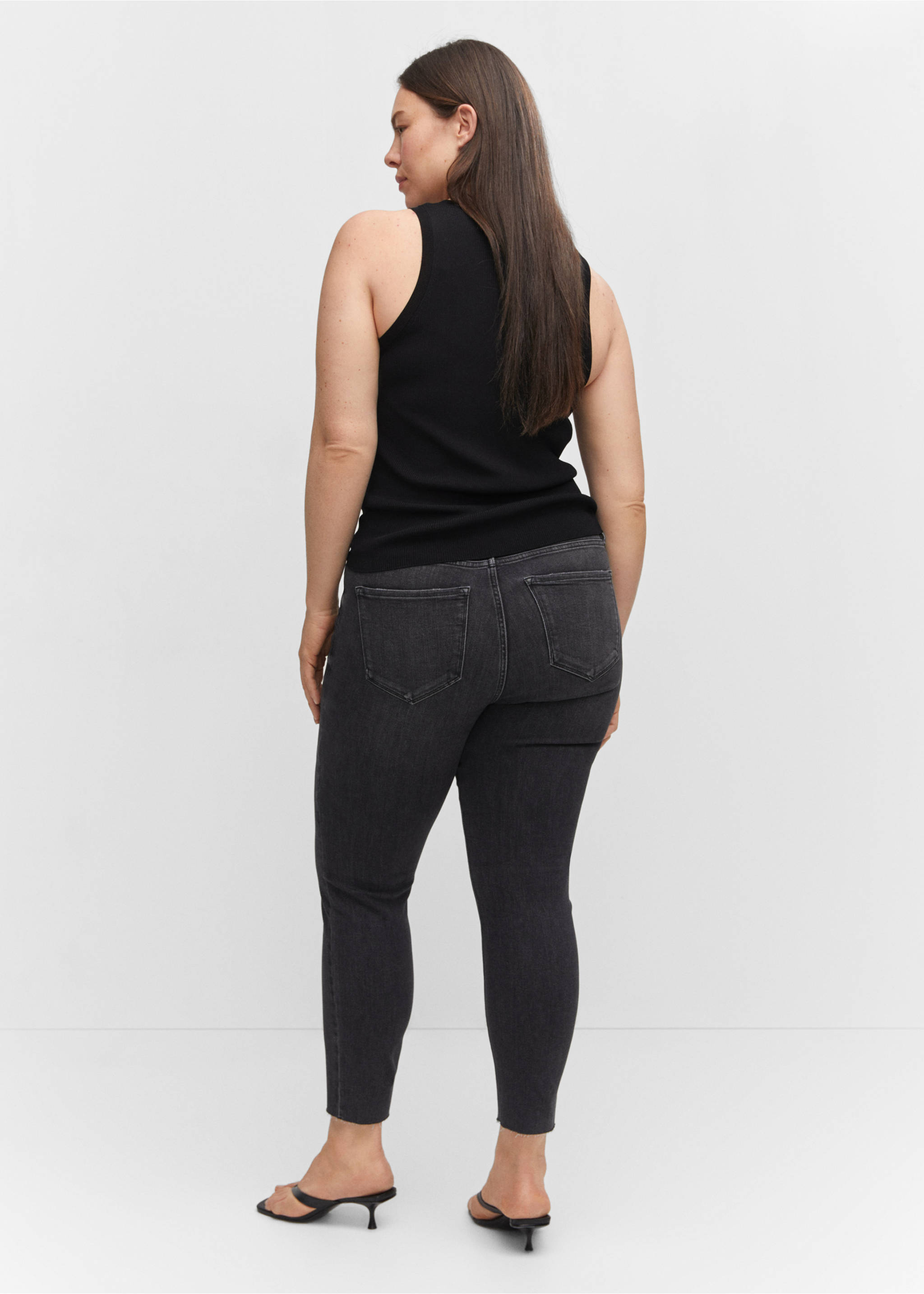 Jeans skinny crop - Detalle del artículo 4, Gris oscuro. Ref: 57085957-00.