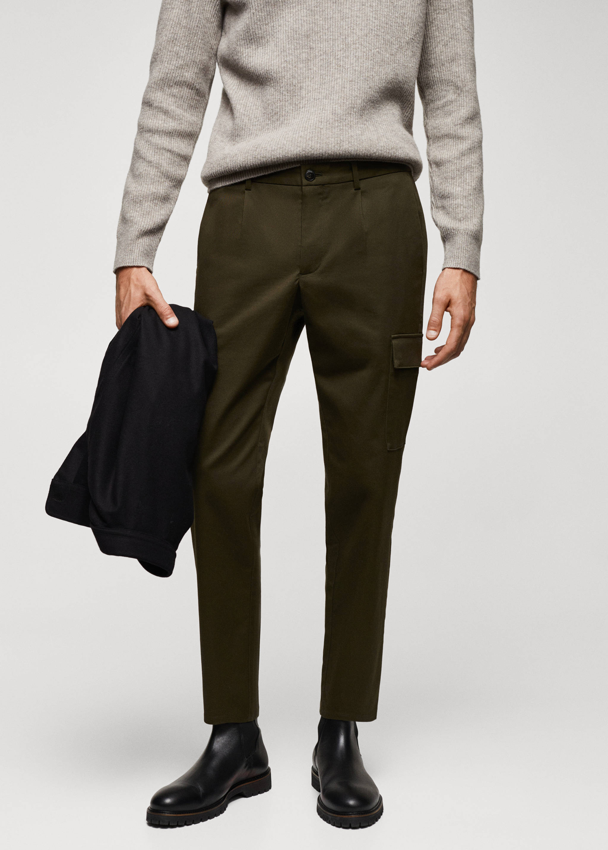 Pantalón cargo algodón slim fit - Plano medio