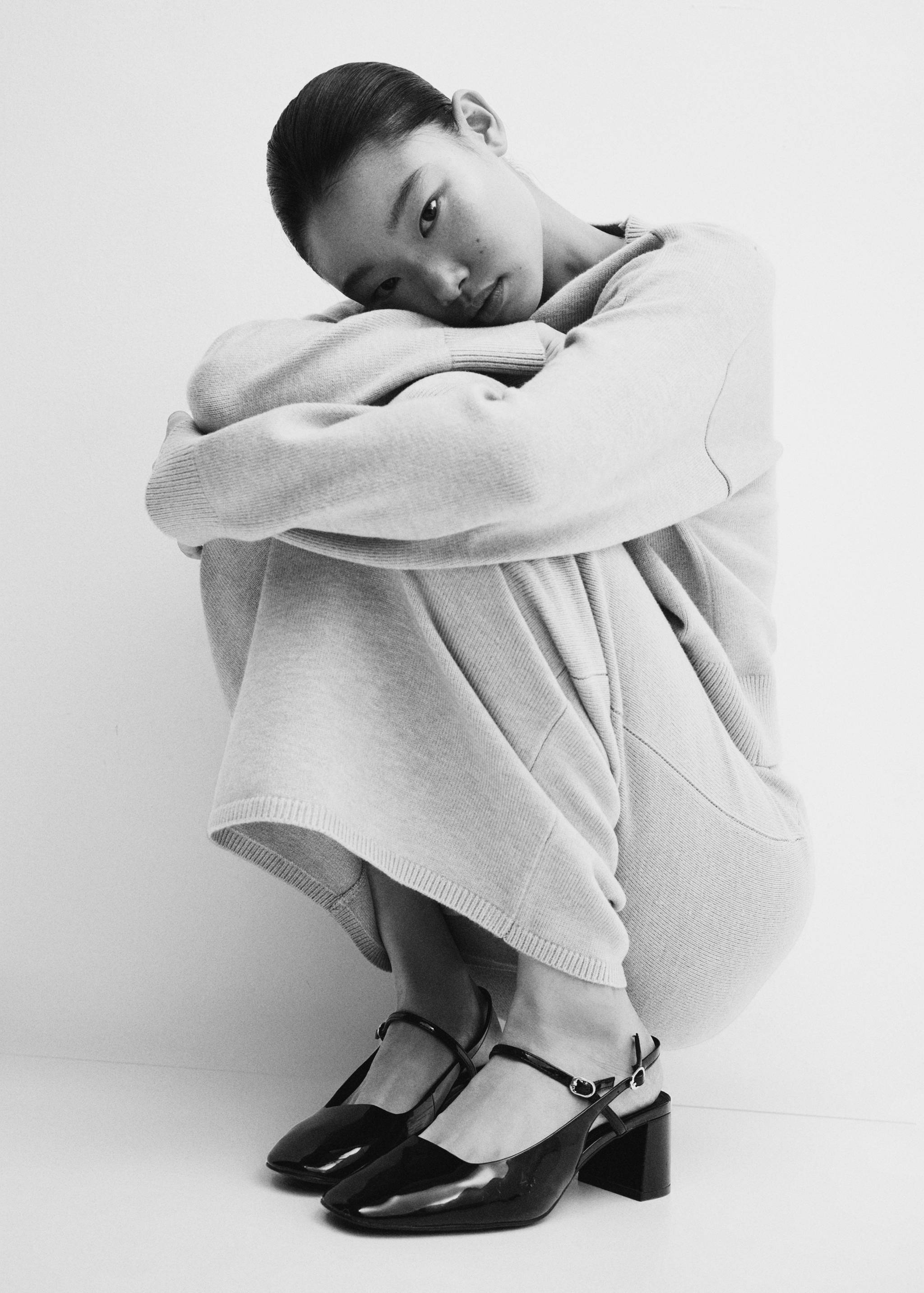 Sweater with decorative seam - Details of the article 2