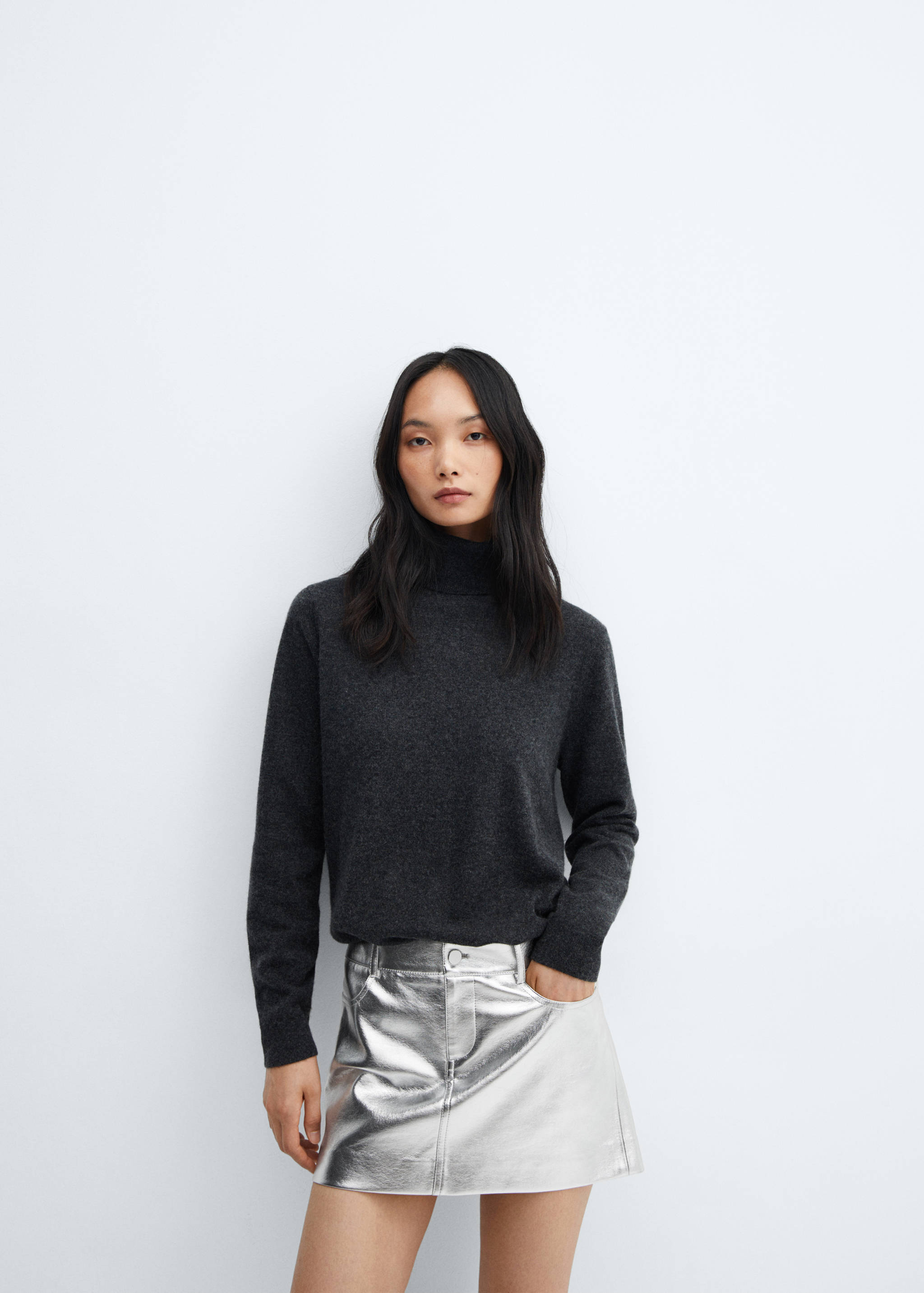 تنورة قصيرة بتأثير جلدي معدني - تفاصيل المنتج 2