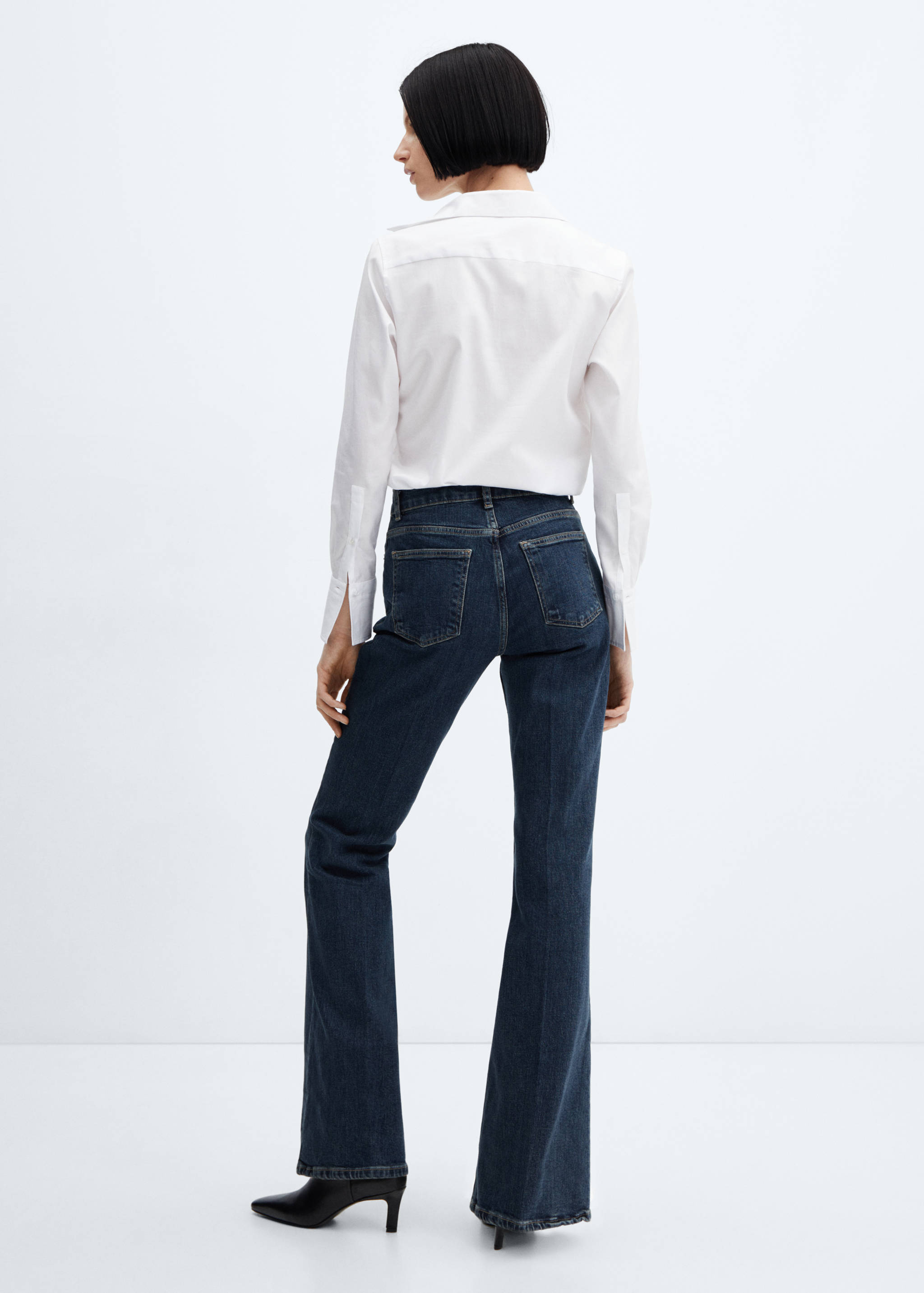 Medium-rise flared jeans - Reverse of the article