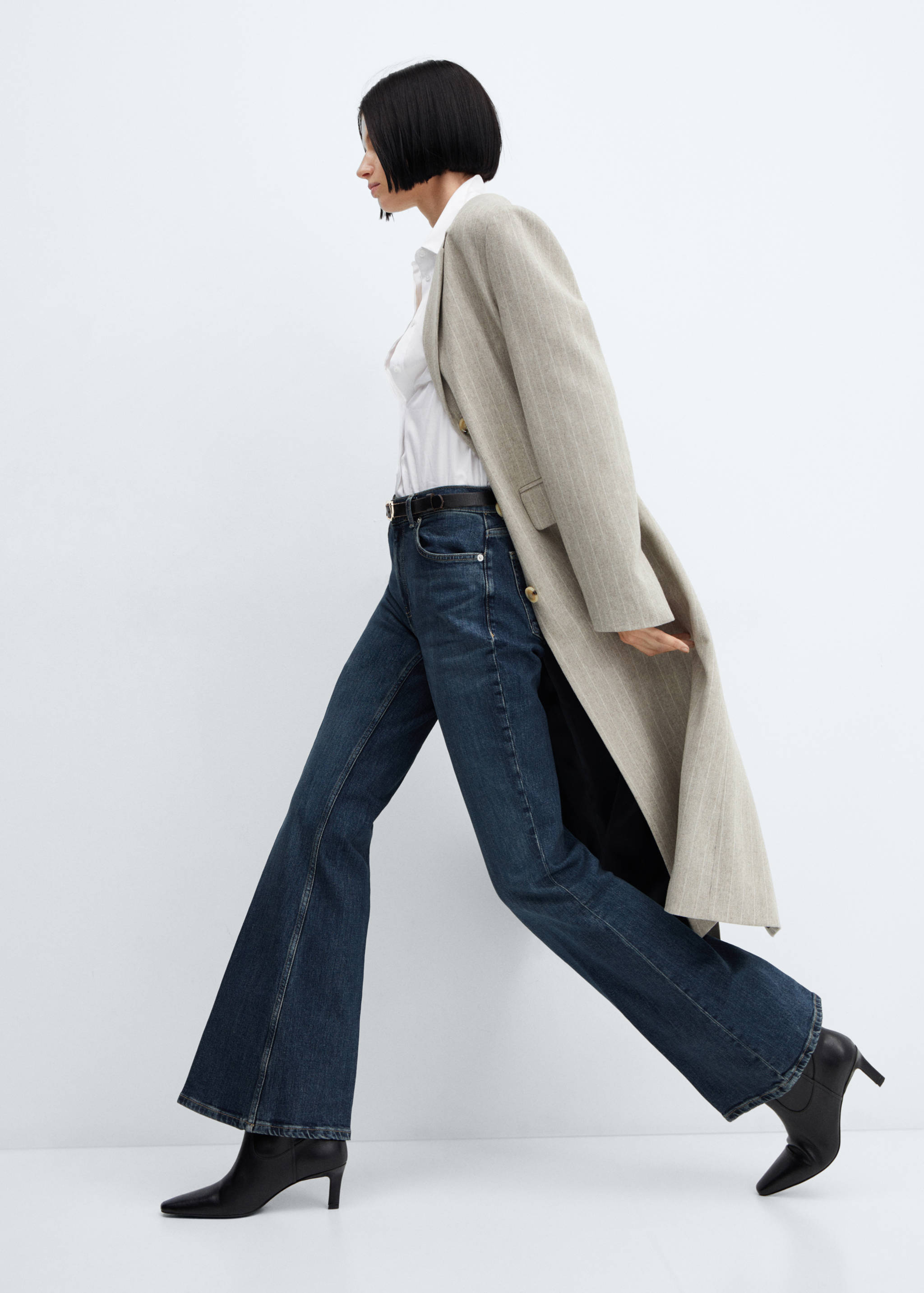 Medium-rise flared jeans - Details of the article 2