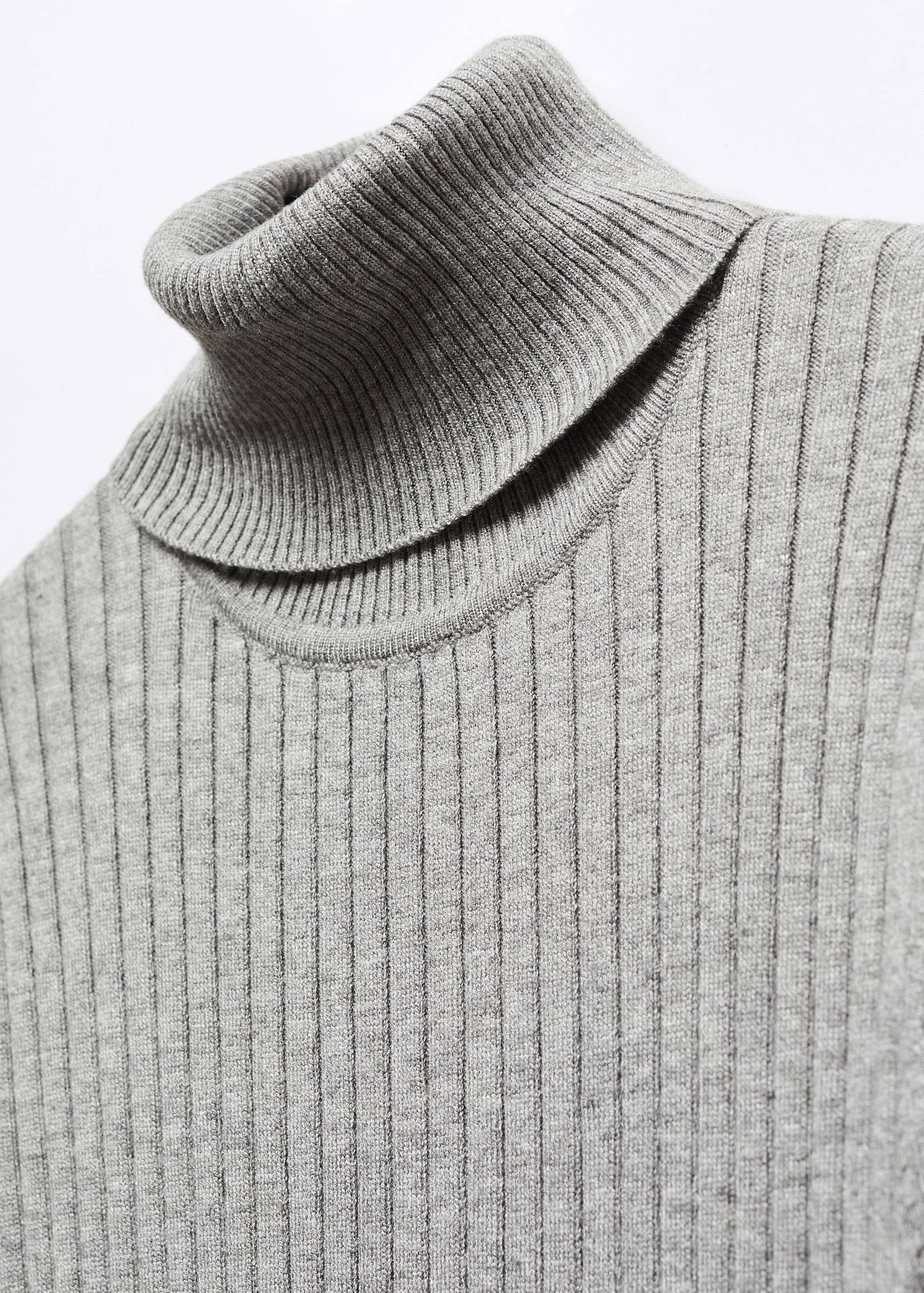 Turtleneck ribbed midi-dress - Details of the article 8