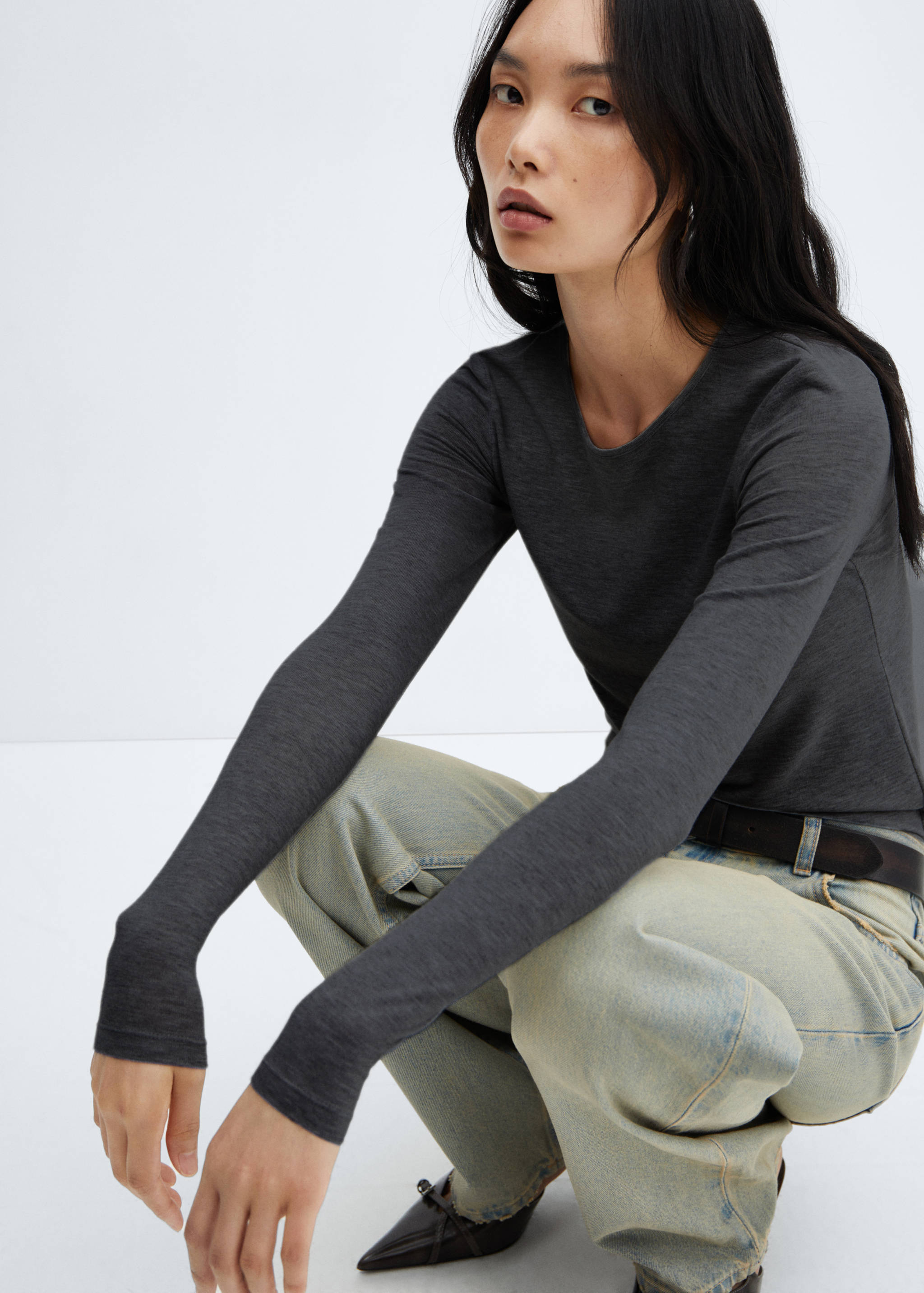 Round-neck knitted t-shirt - Details of the article 2