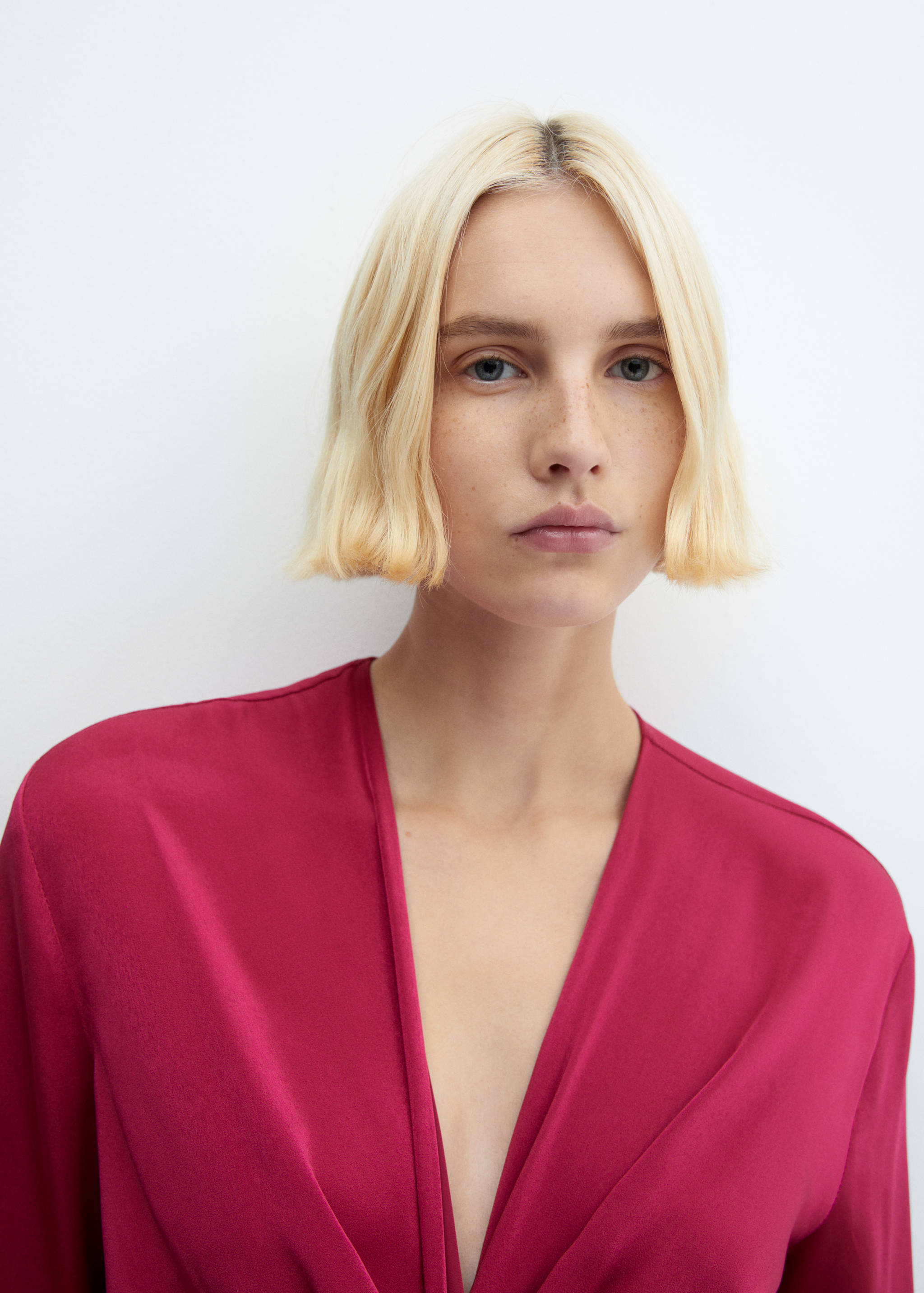 Robe satinée nœud - Détail de l'article 1