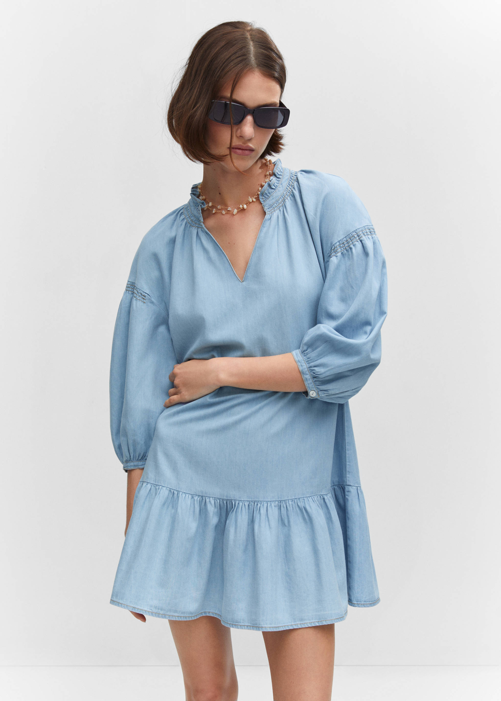 Robe volant manches bouffantes - Plan moyen
