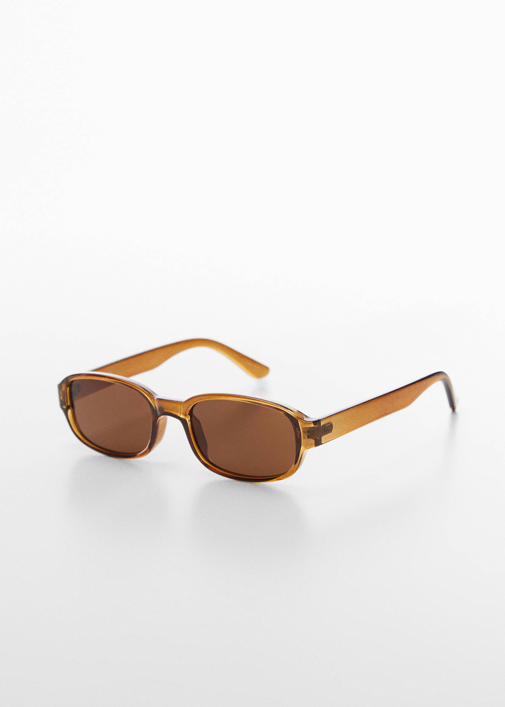 Gafas de sol retro - Plano medio