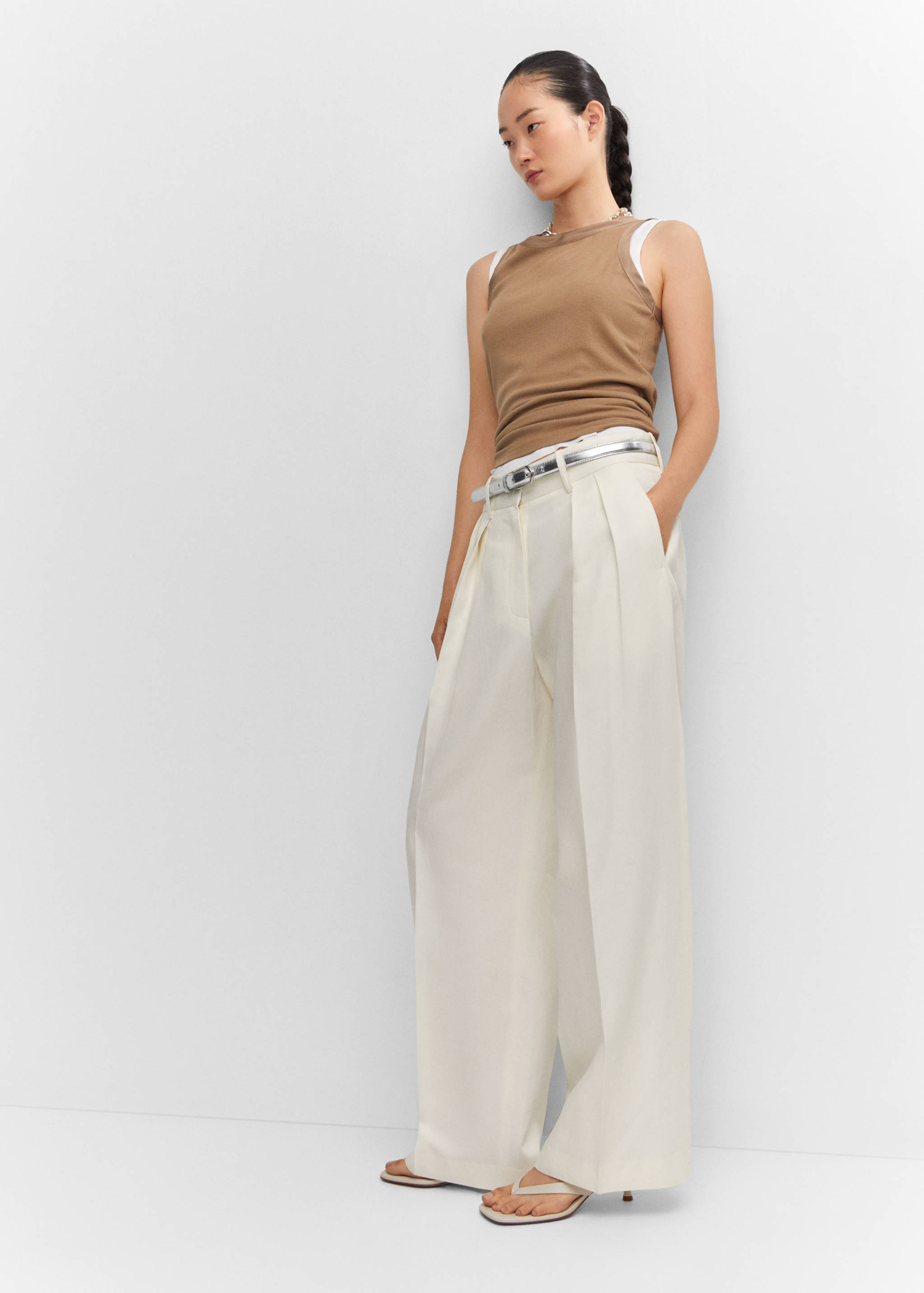 Wide leg pleated trousers - Details of the article 2