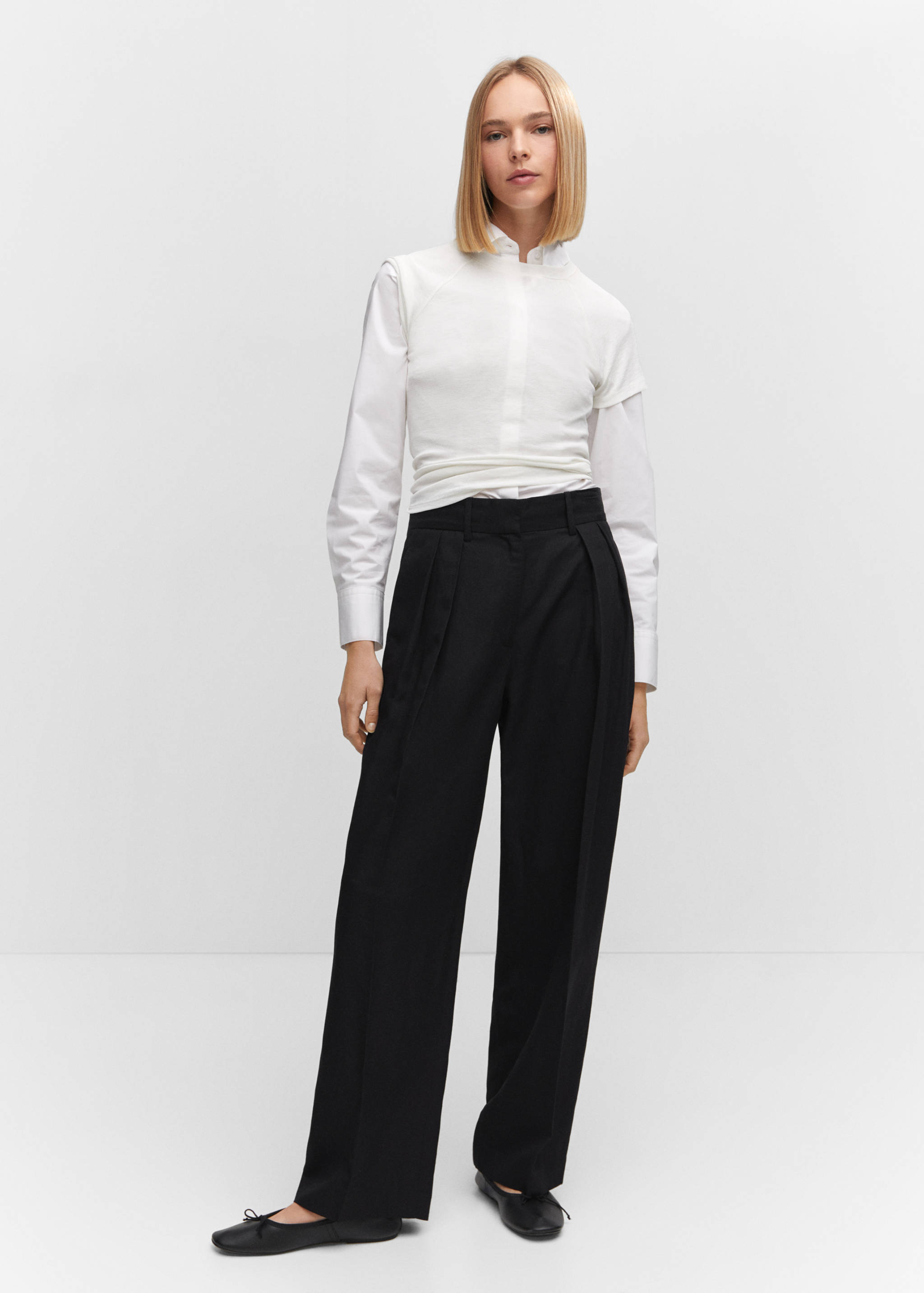 Wide leg pleated trousers - General plane