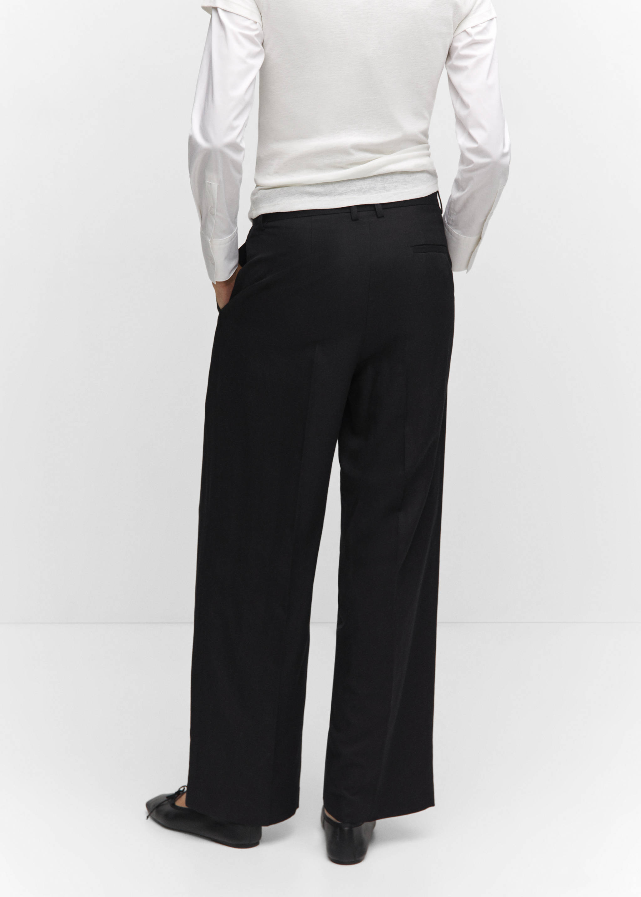 Wide leg pleated trousers - Reverse of the article