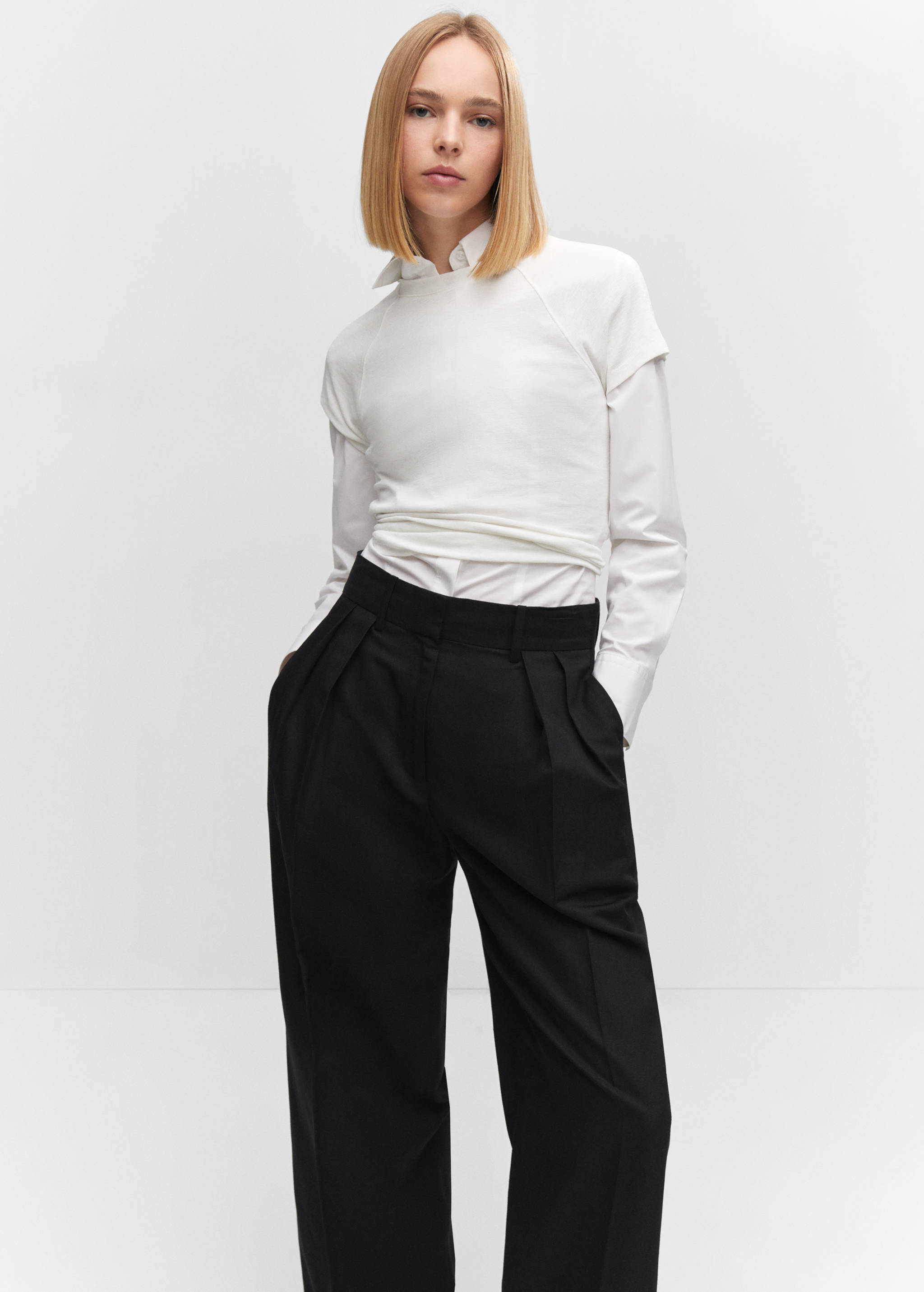 Wide leg pleated trousers - Details of the article 1