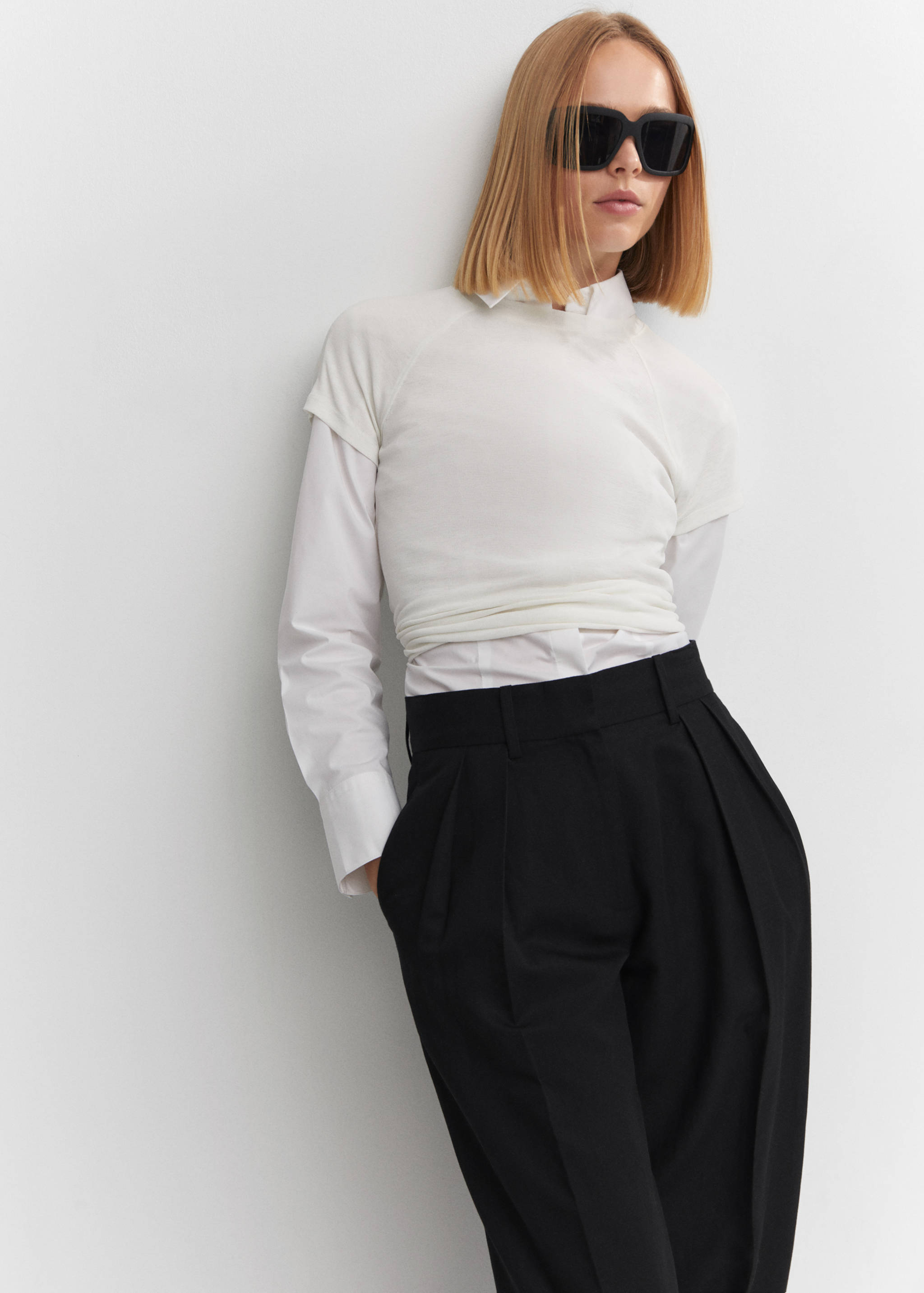 Wide leg pleated trousers - Details of the article 6