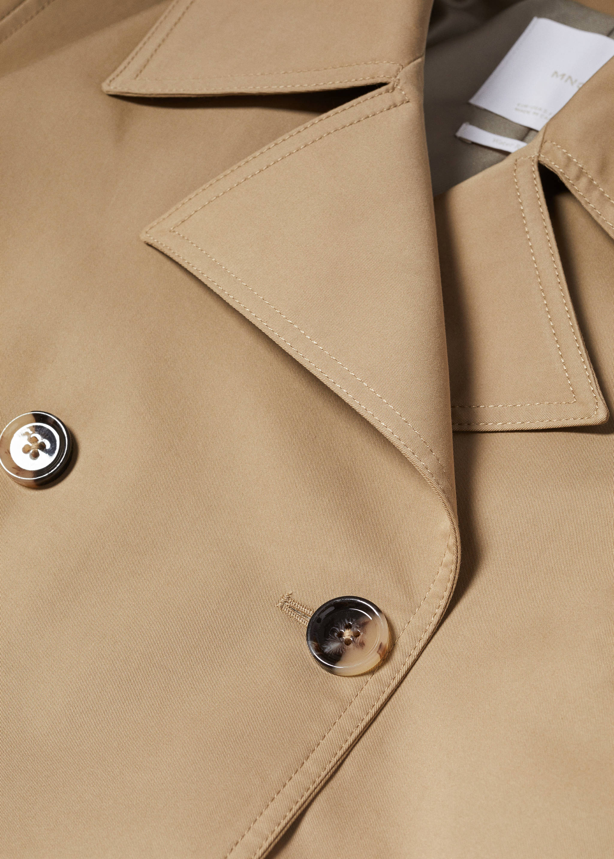 Double-breasted trench coat - Details of the article 8