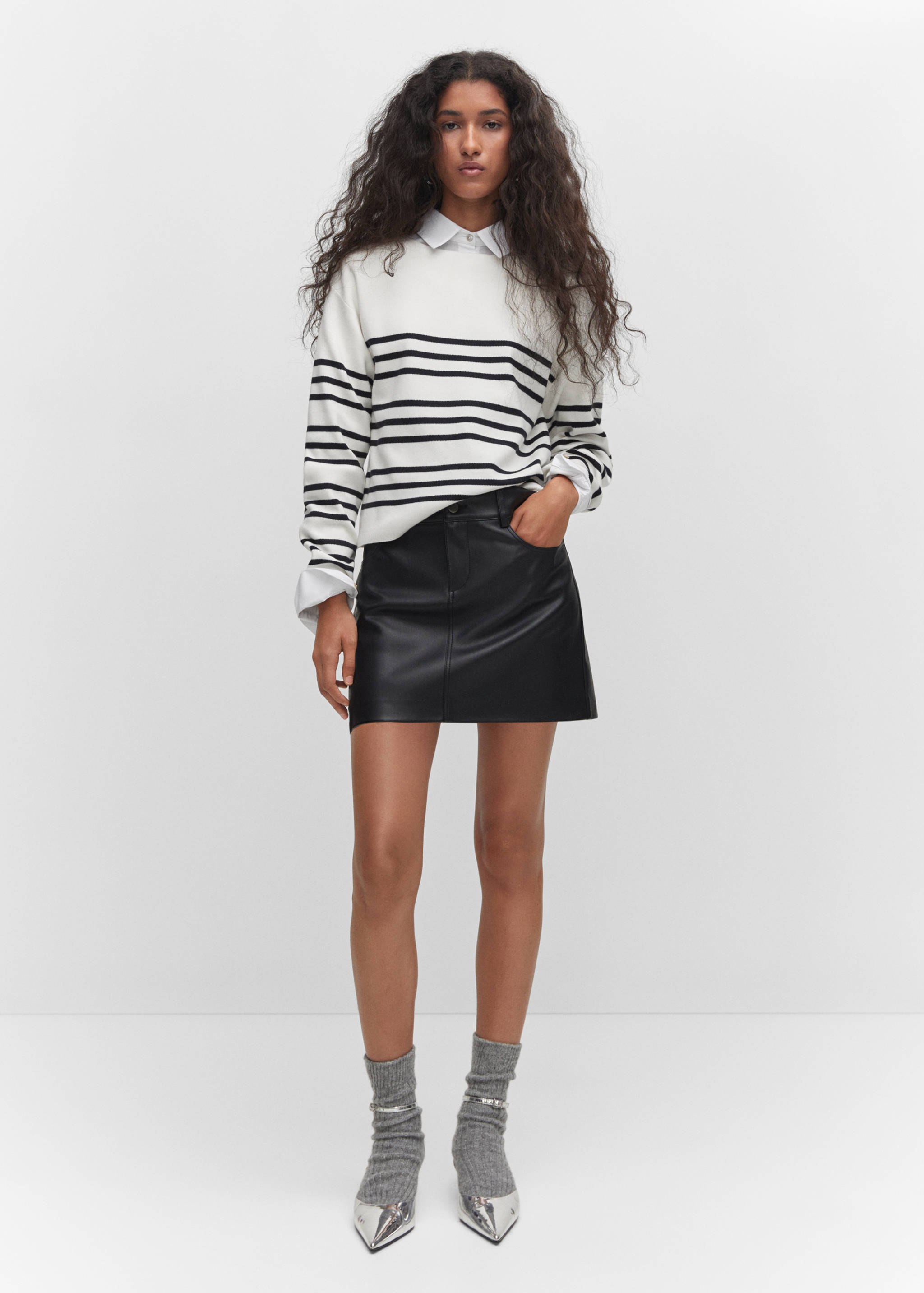 Boat-neck knitted sweater - General plane